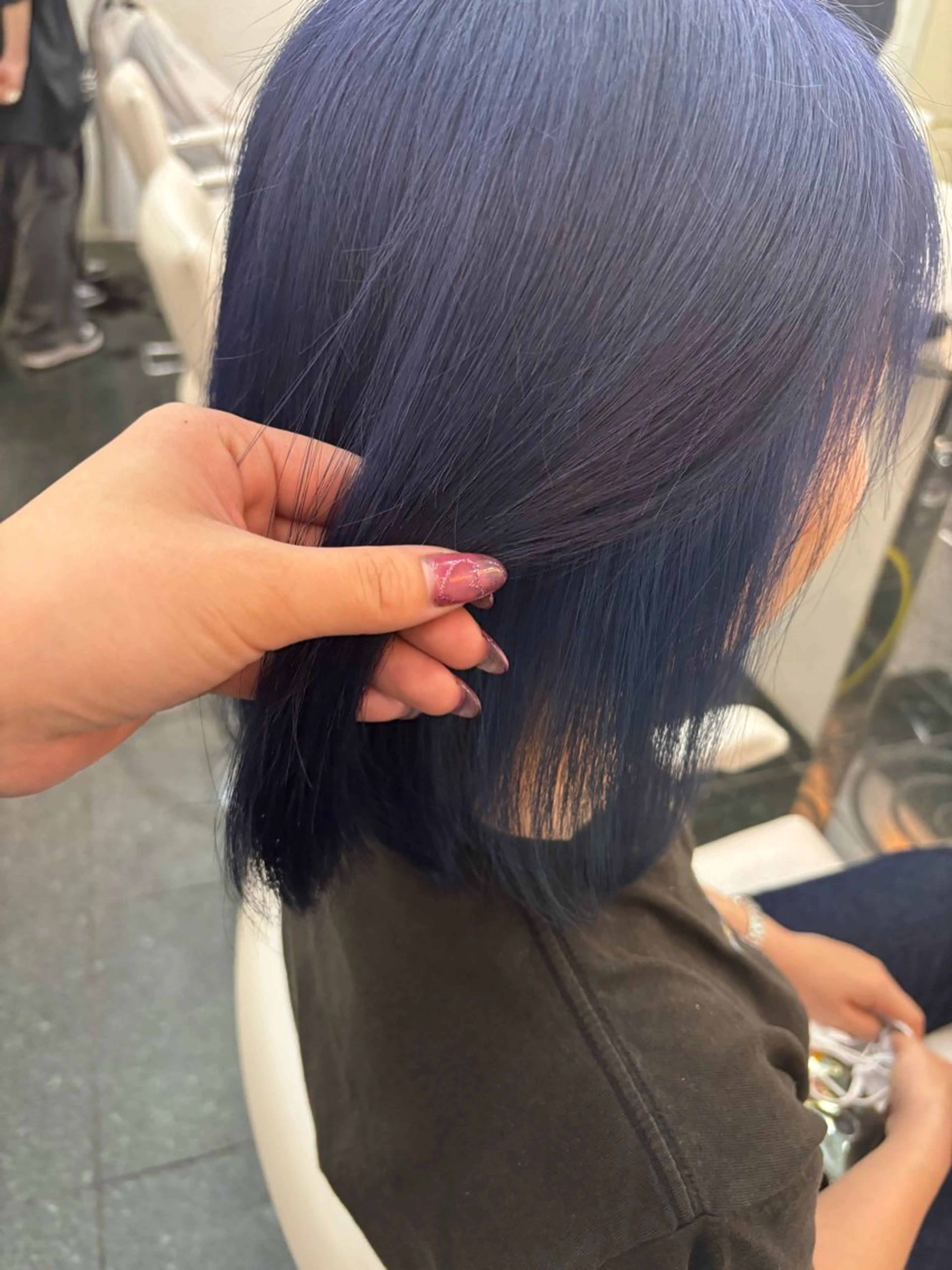 ミディアム カラー アッシュ ブリーチ ブルーカラー ダブルカラー グレージュ ヘアカラー 髪質改善カラー｜ Yukino🫧のヘアスタイル