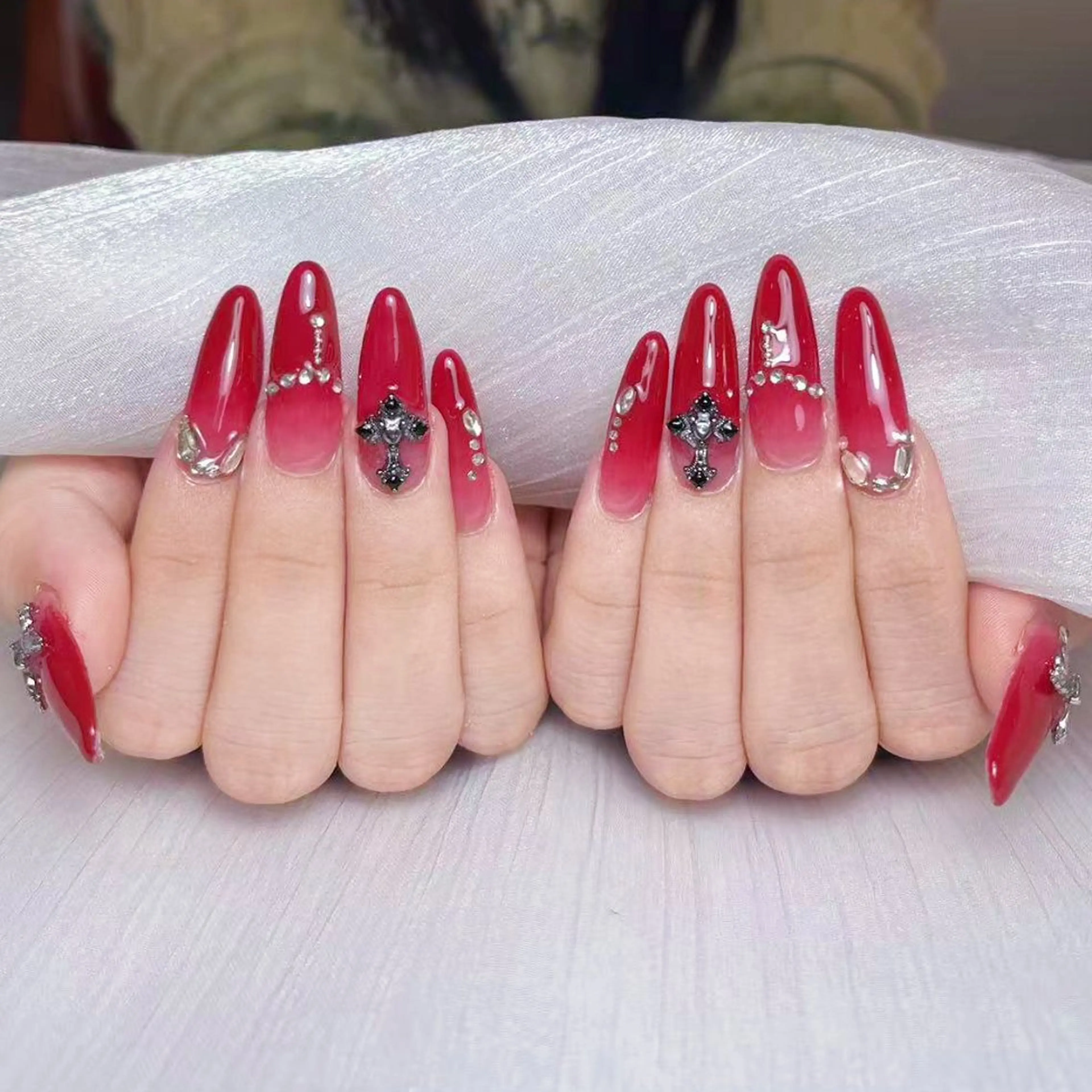 ネイル アートネイル オーロラネイル キラキラネイル 韓国ネイル マグネットネイル ハンドネイル ハンドケア Plenty 💞のネイルデザイン