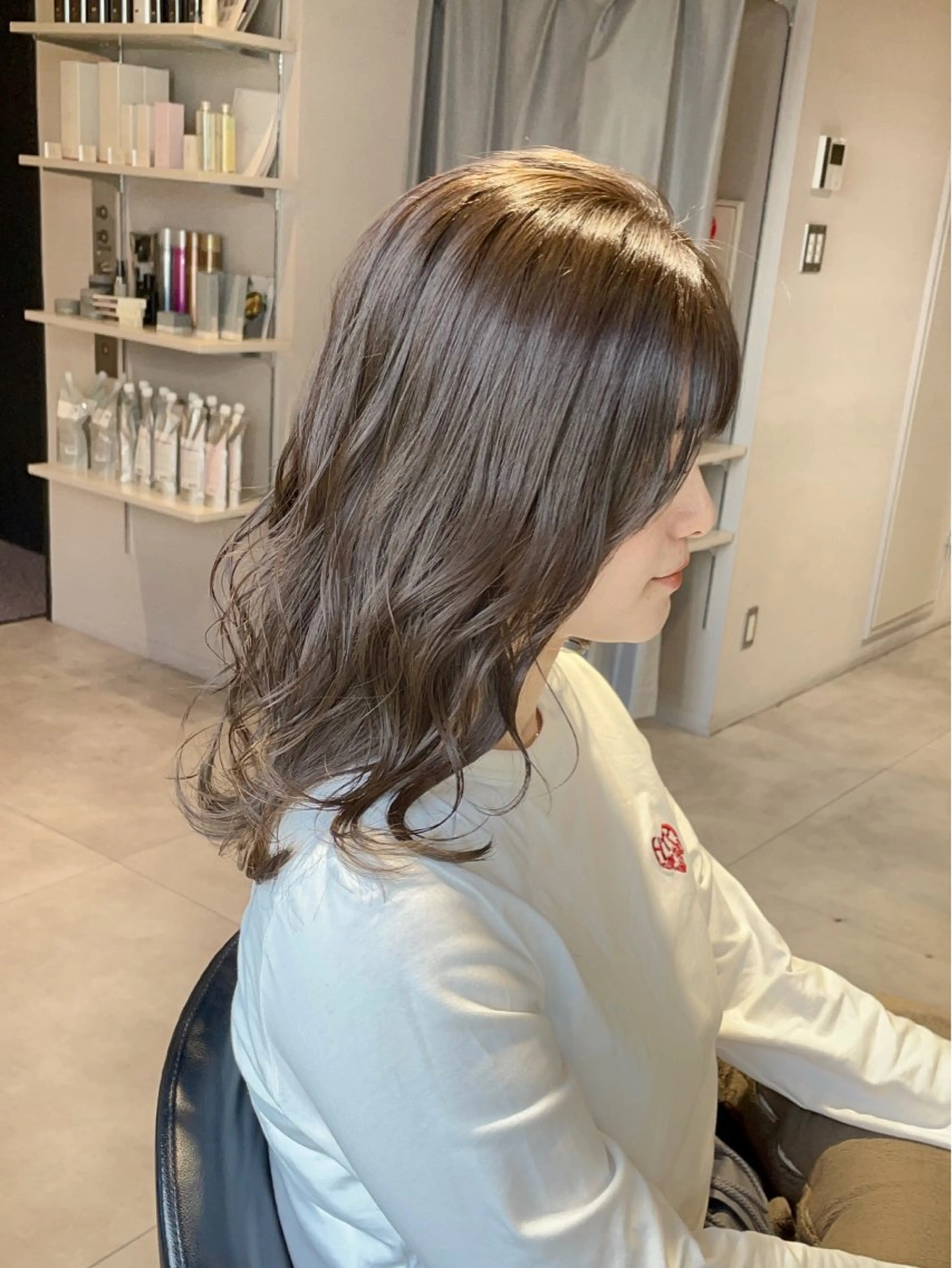 ミディアム カラー 似合わせ/小顔/ 韓国✨KAITOのヘアスタイル