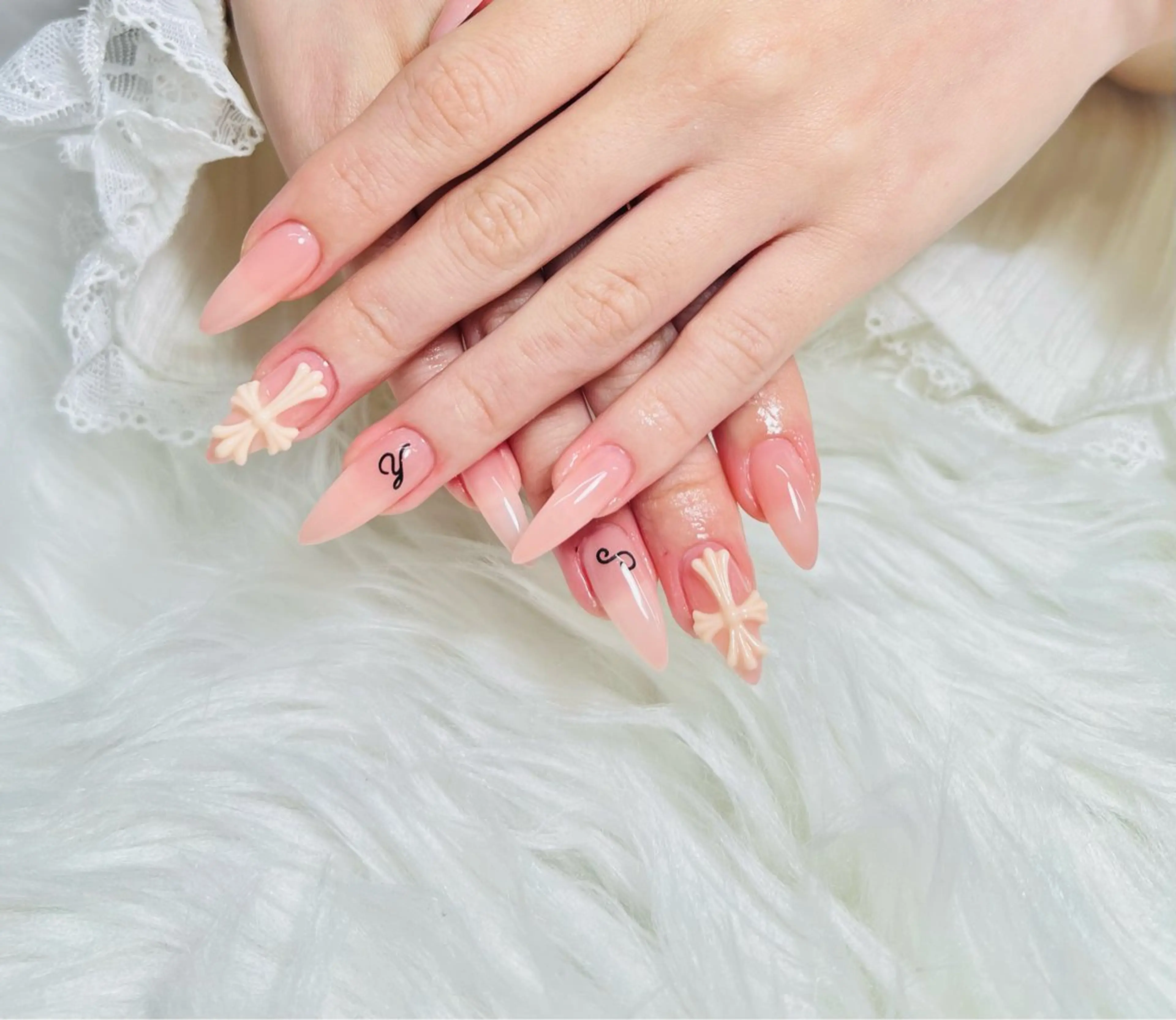 ネイル AURA NAILのネイルデザイン