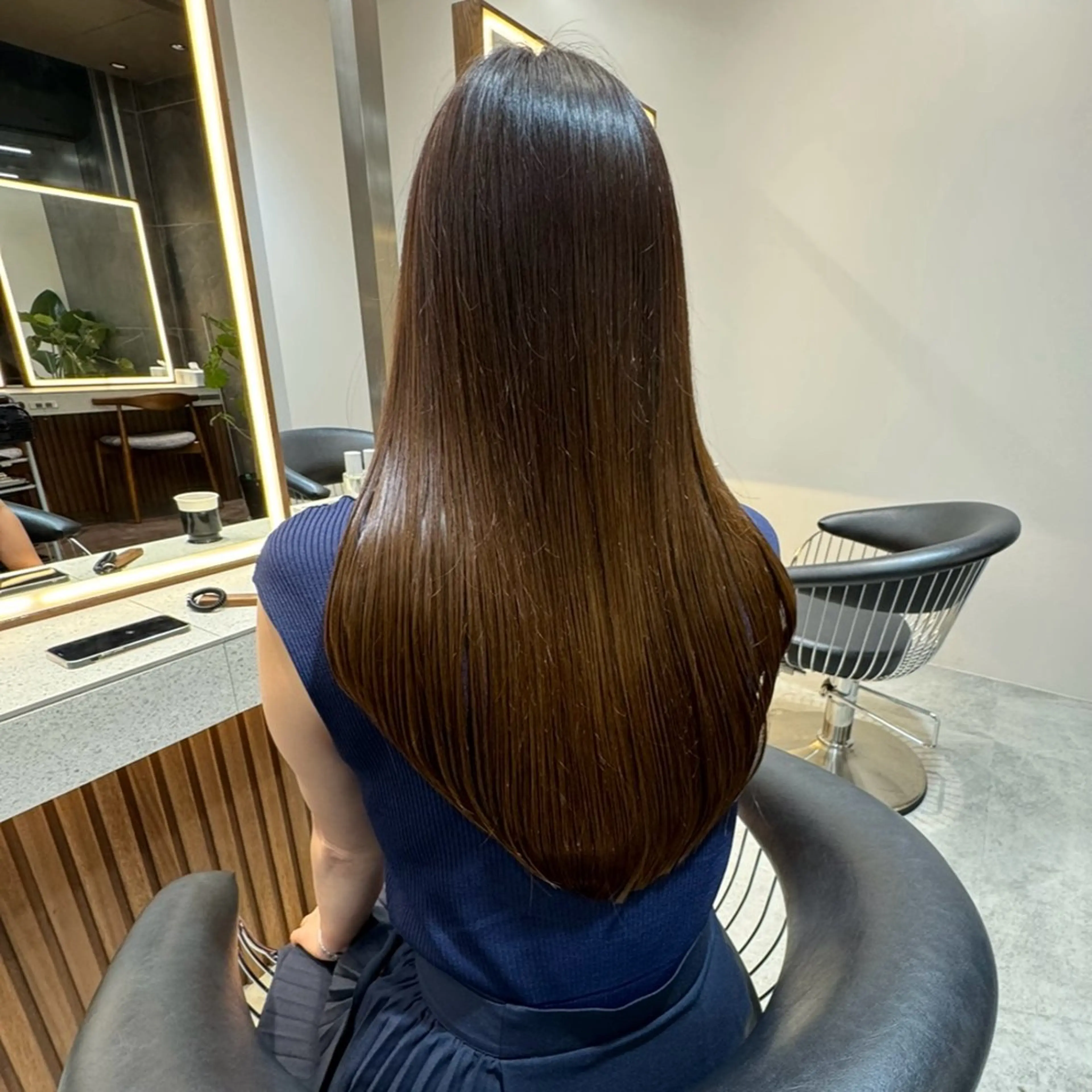 セミロング カラー カット ヘアカラー トリートメント Lond Loire 門前仲町駅 徒歩3分のヘアスタイル