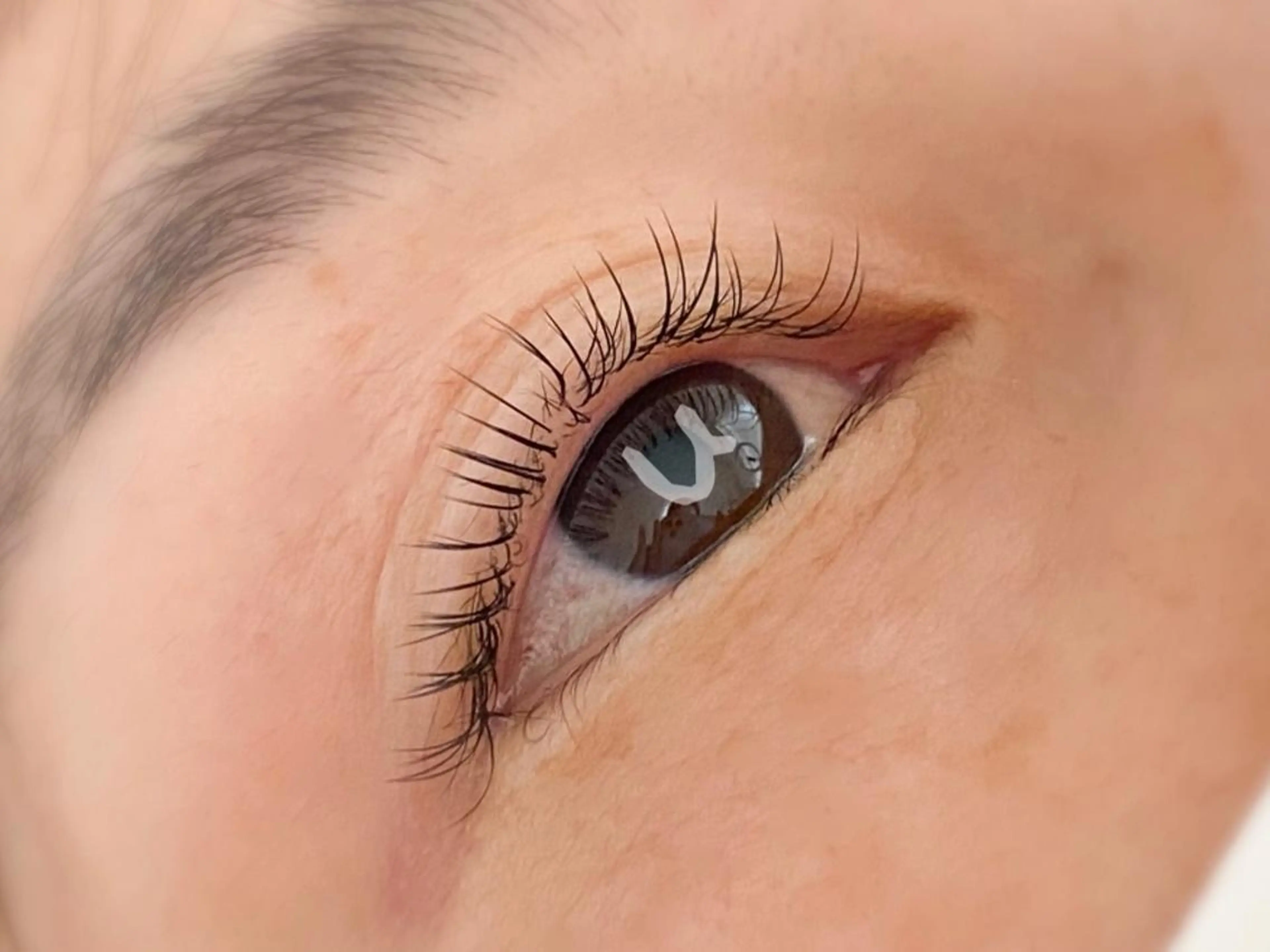 マツエク・マツパ フラットラッシュ u eyes ななほの眉毛・アイブロウイメージ