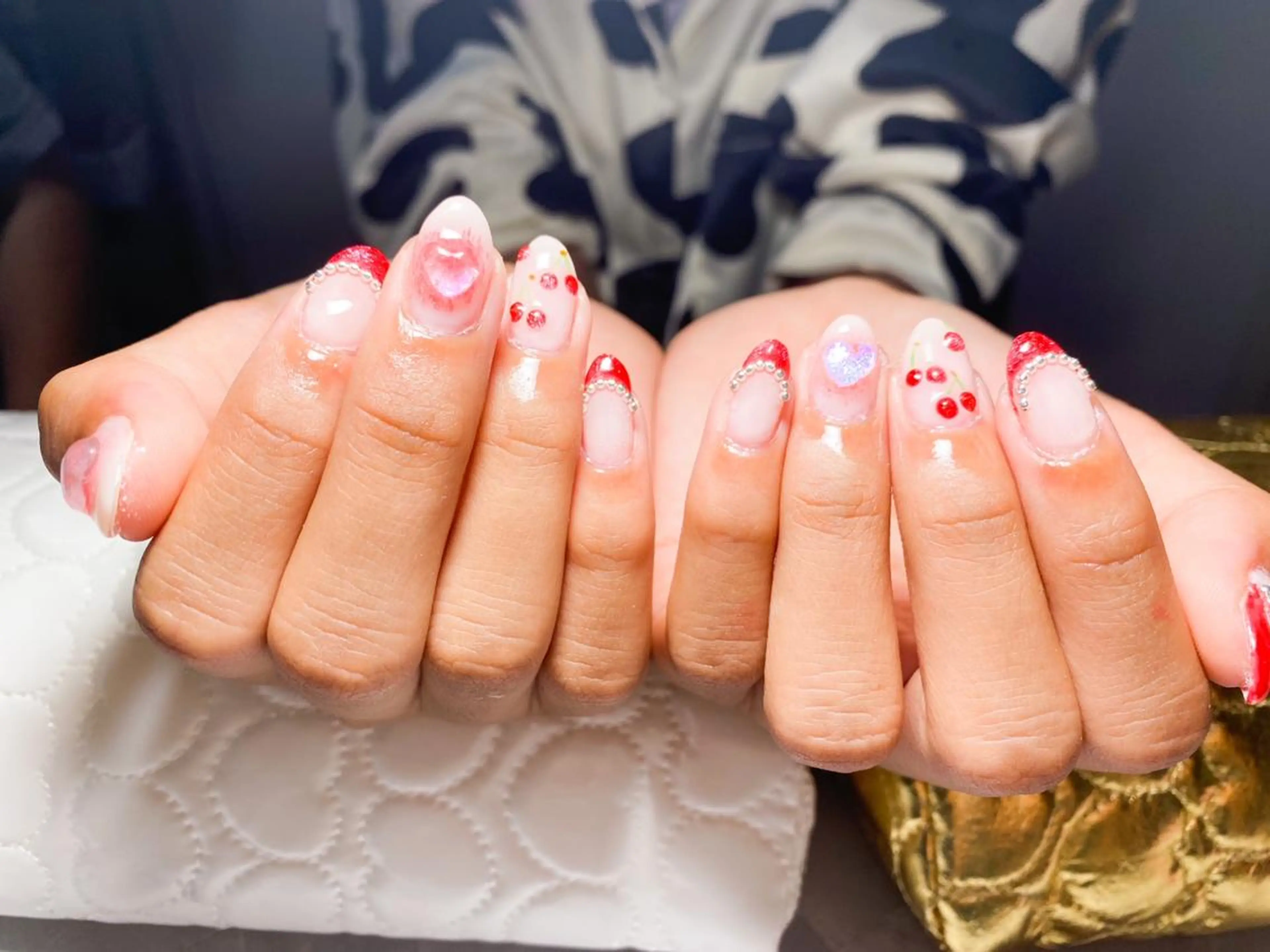 ネイル アートネイル 持ち込み ストーンネイル nail en💅 キッズスペース有のネイルデザイン