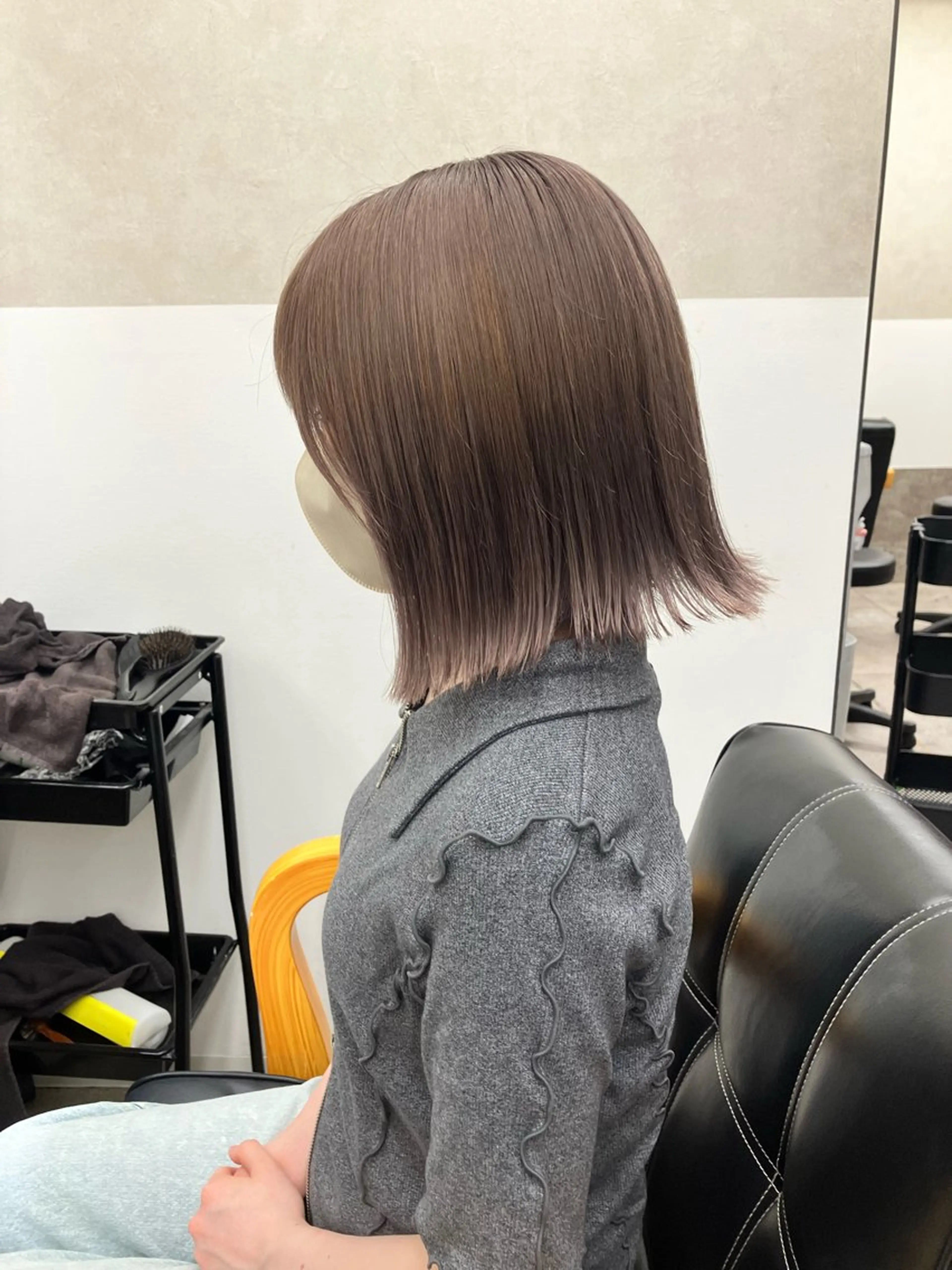 ミディアム カット ヘアカラー たつや/ハイトーン/ バレイヤージュ/寒色のヘアスタイル