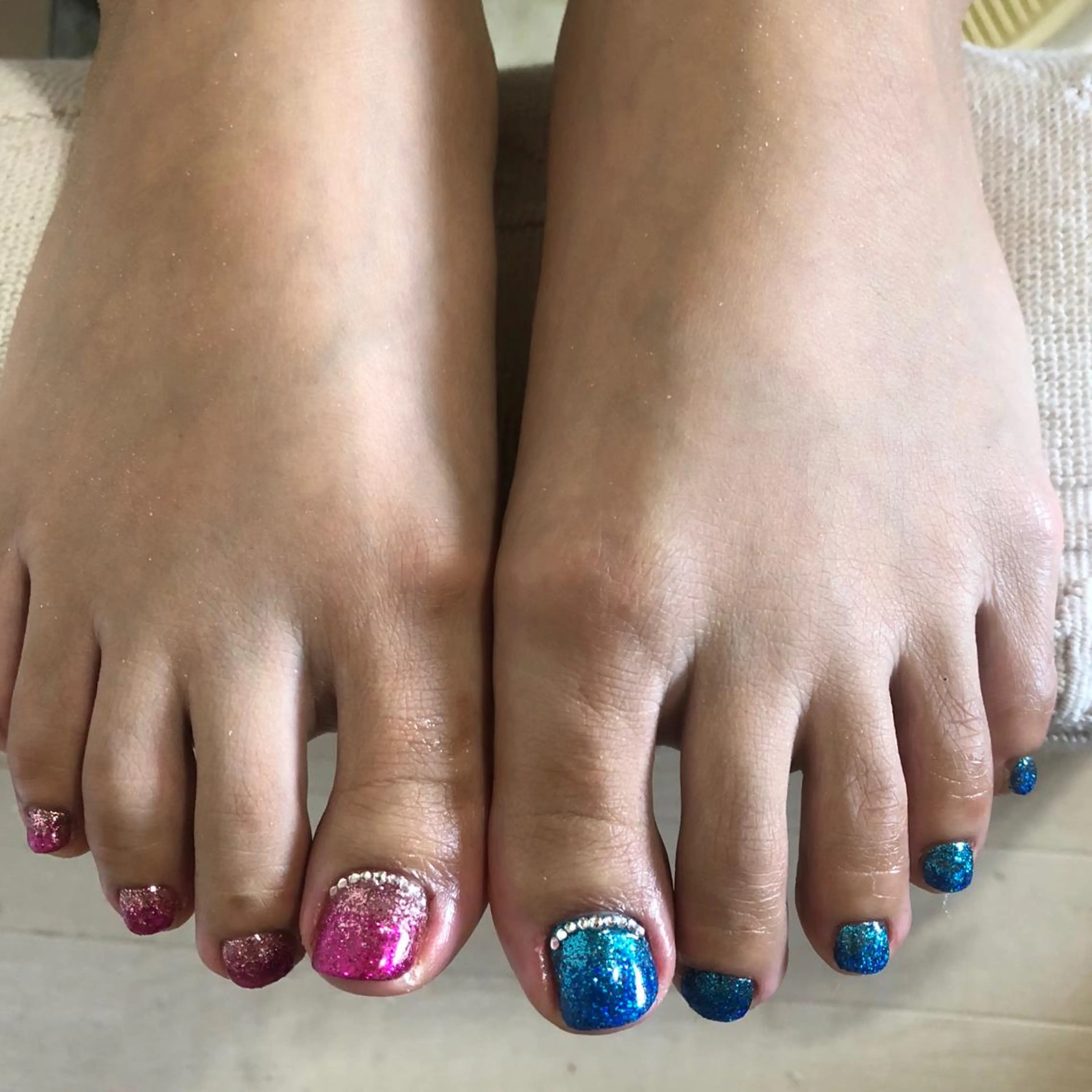ネイル フットネイル グラデーション キラキラネイル ラメ(グリッター) ラメグラデーション 口コミ5.0 Mizuki.aのネイルデザイン