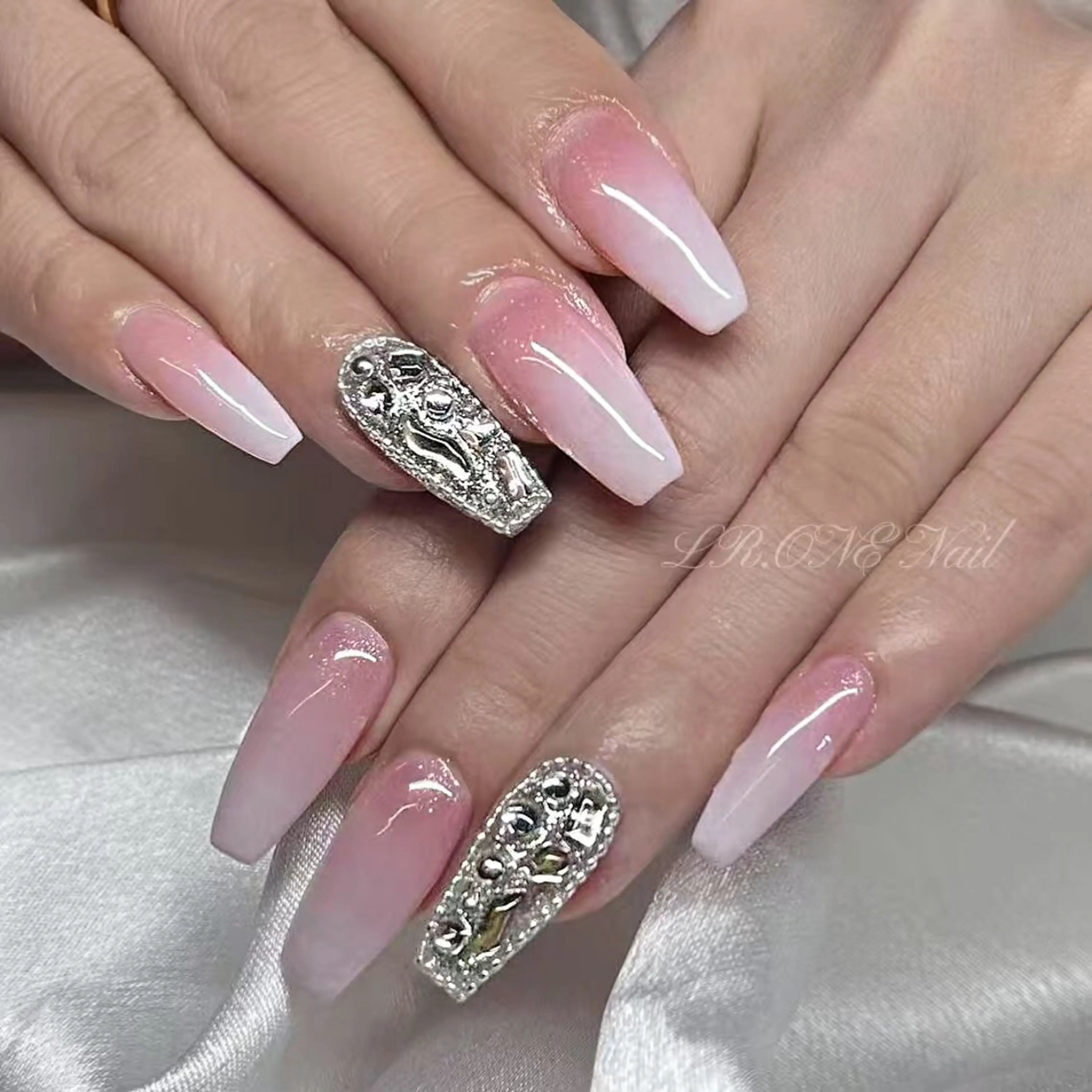 ネイル LR.ONE ヨウのネイルデザイン