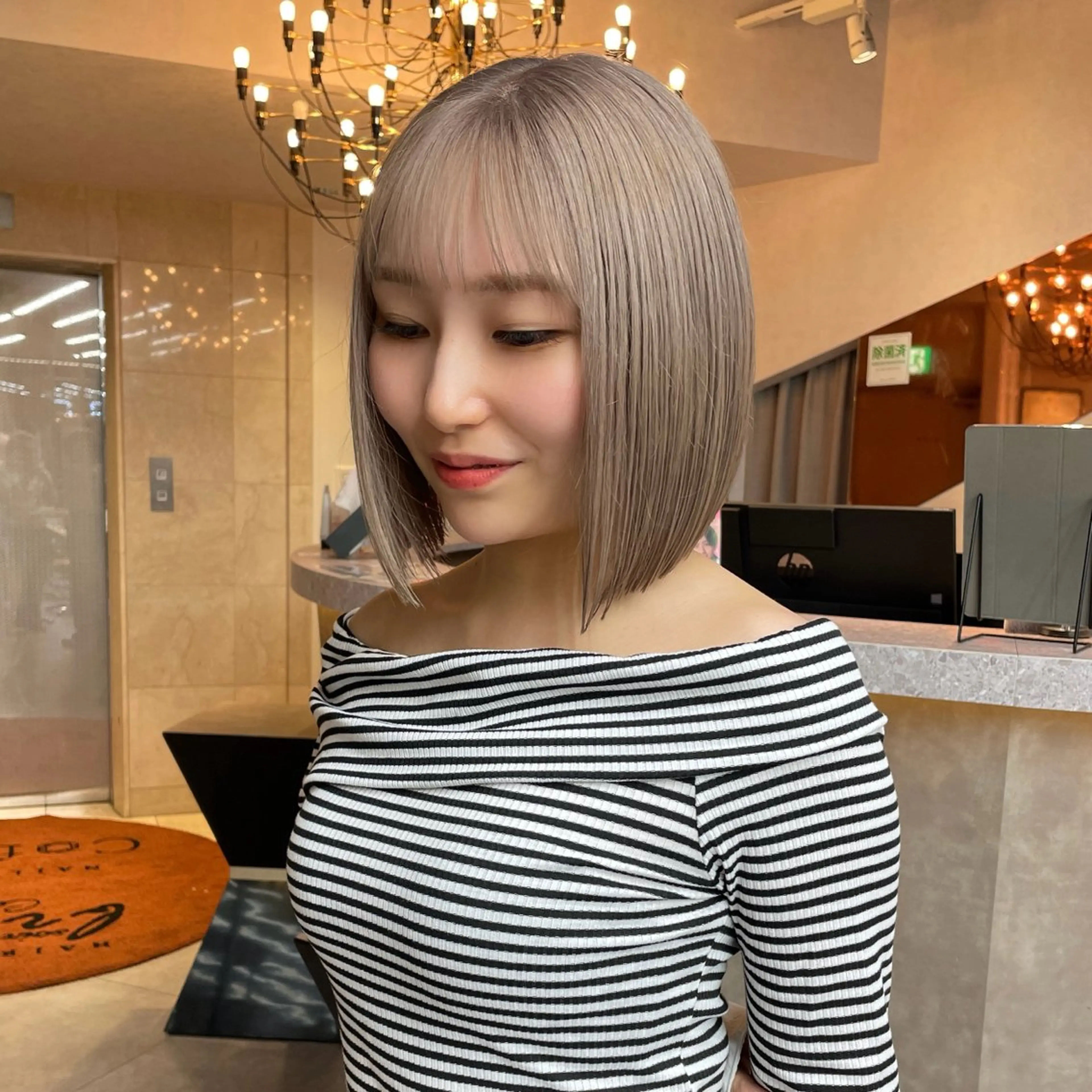 ショート カラー カット ヘアカラー トリートメント 透明感/ベージュ/ 艶髪/ボブ🫧門脇由のヘアスタイル