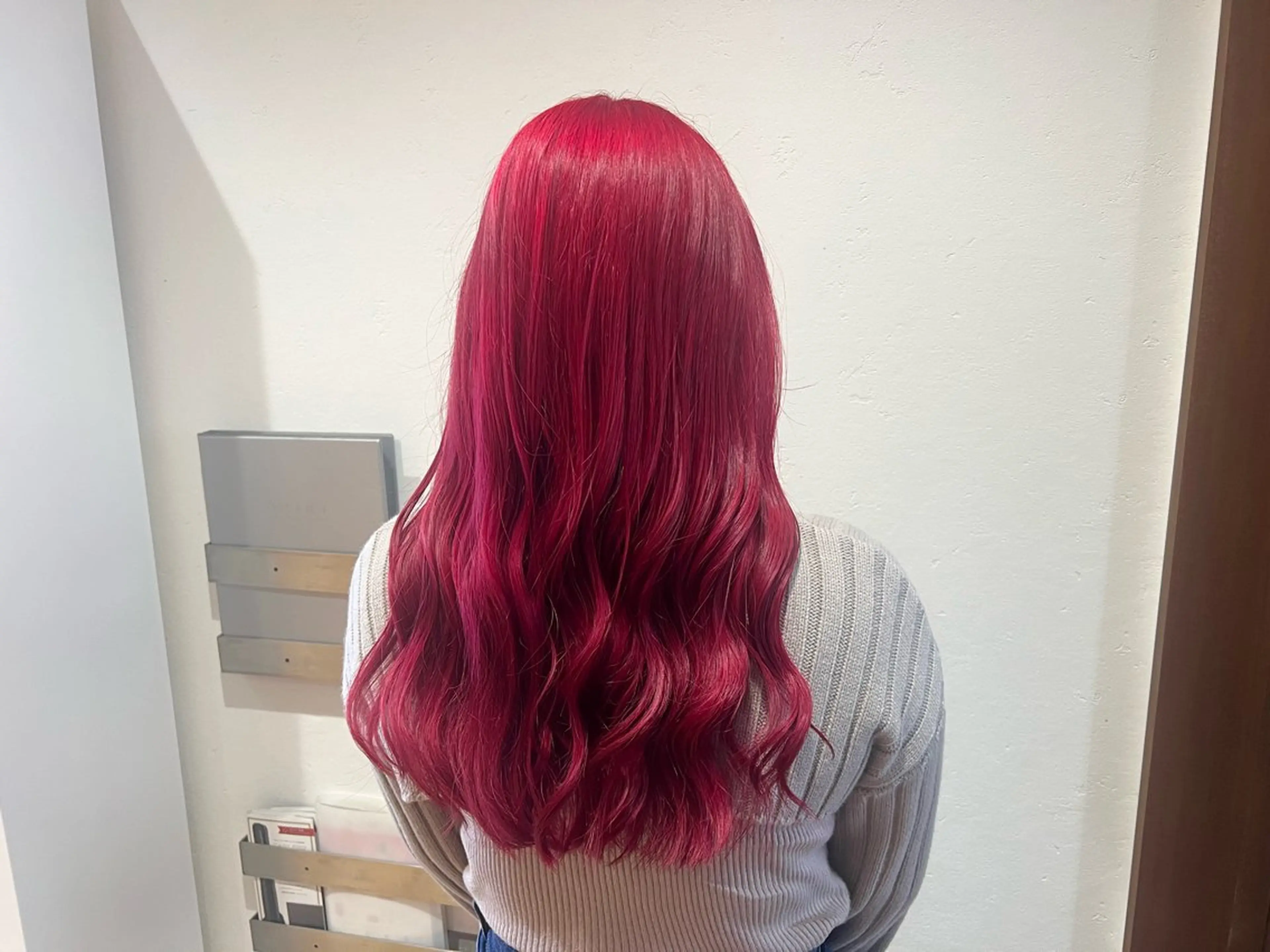 ロング カラー 蓮見  友里のヘアスタイル