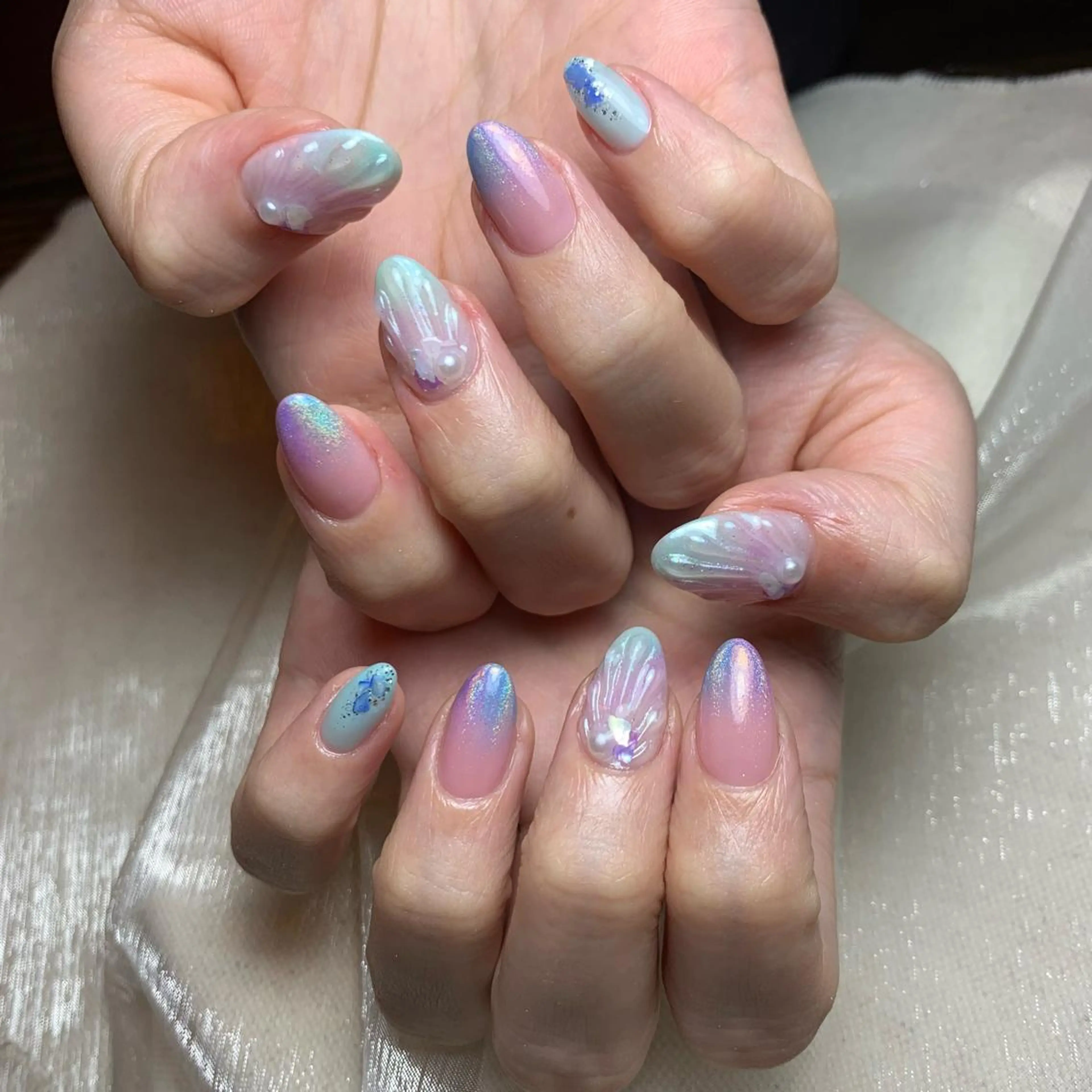ネイル 里見 麗のネイルデザイン