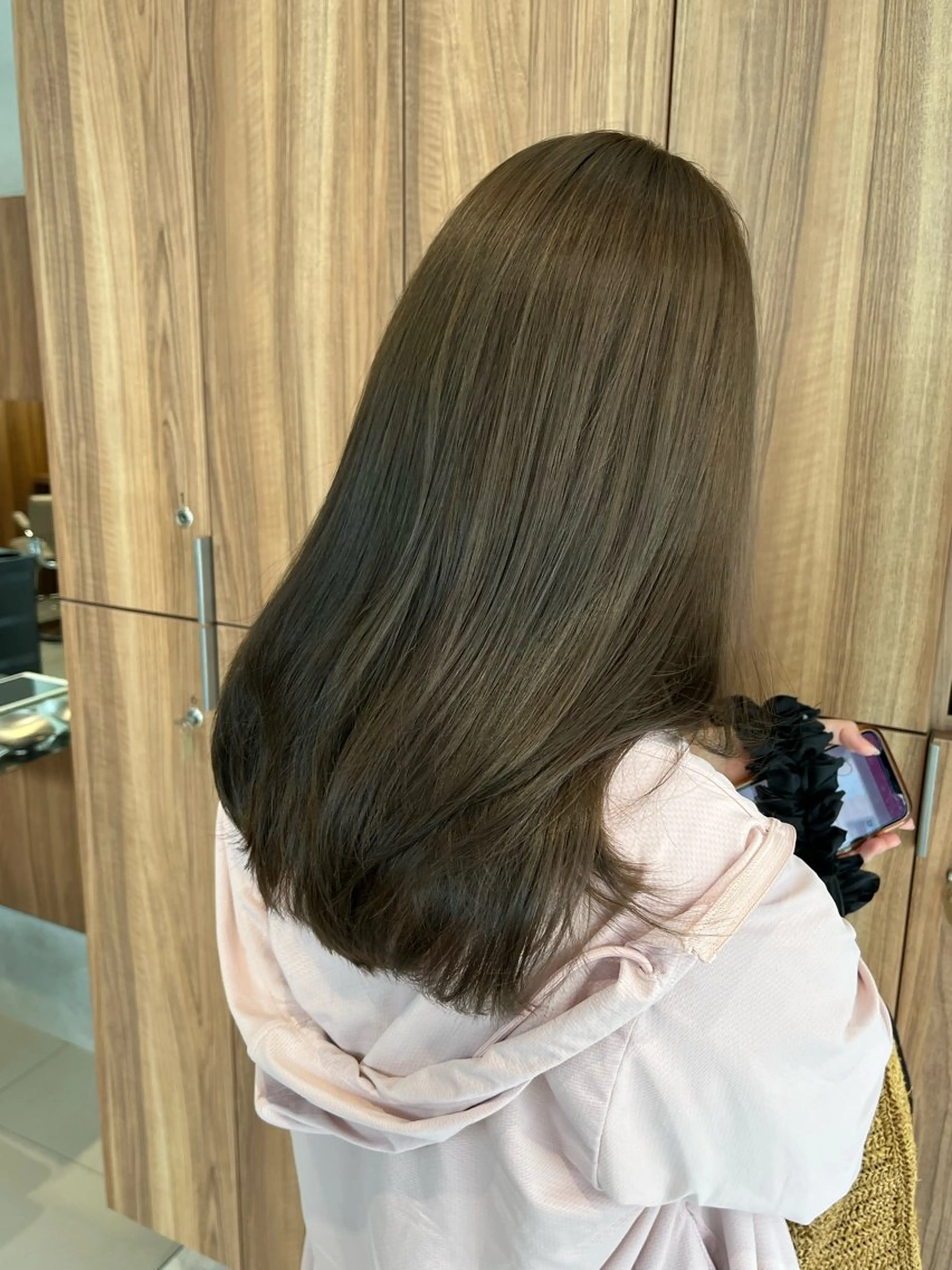 ロング カラー ブリーチ ダブルカラー ブリーチなしカラー オリーブカラー ブリーチなし 寒色カラーのヘアスタイル