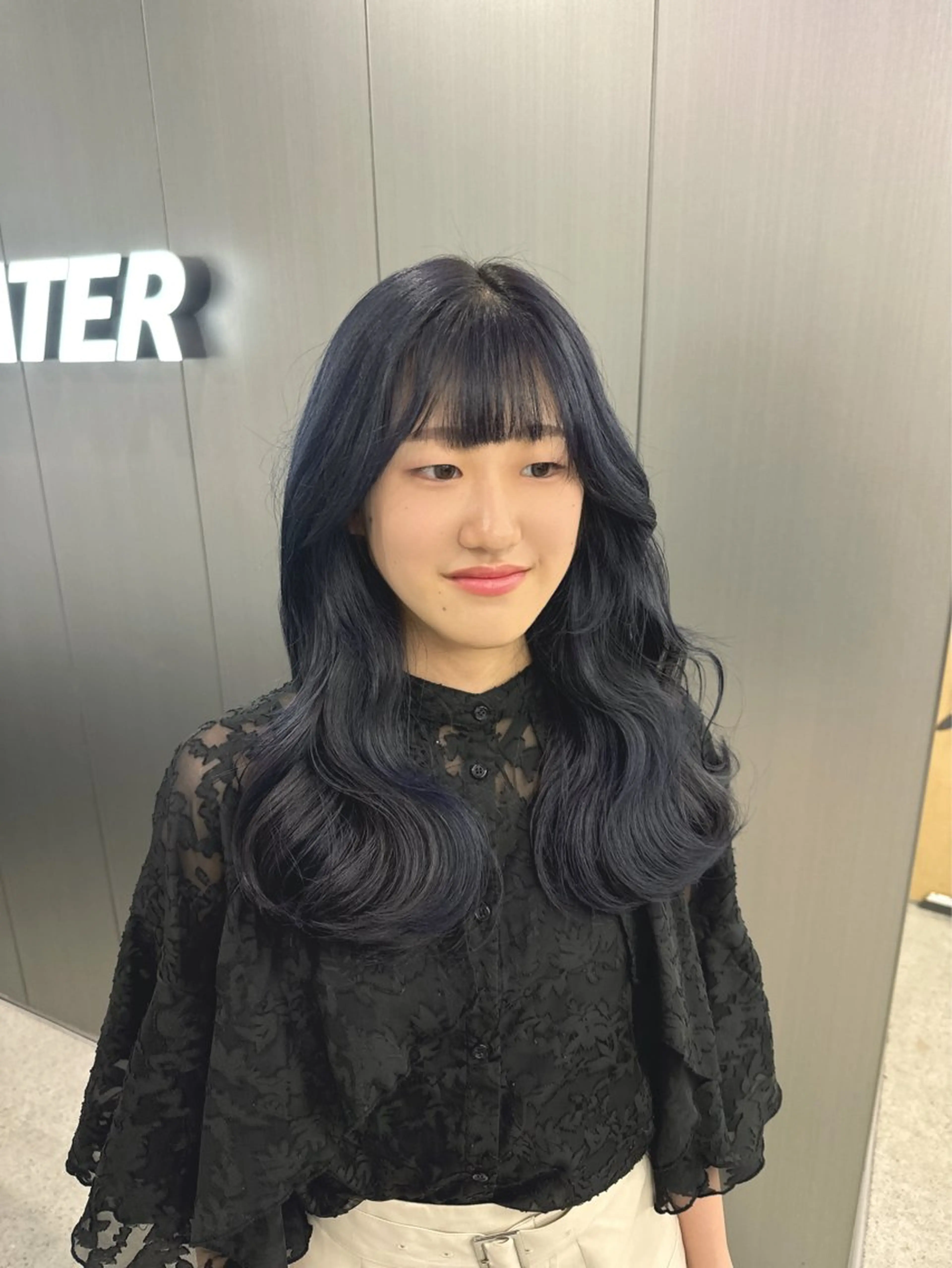 ロング カラー 暗髪🩶ラベンダー/ ブルー/ユウナ🤍のヘアスタイル