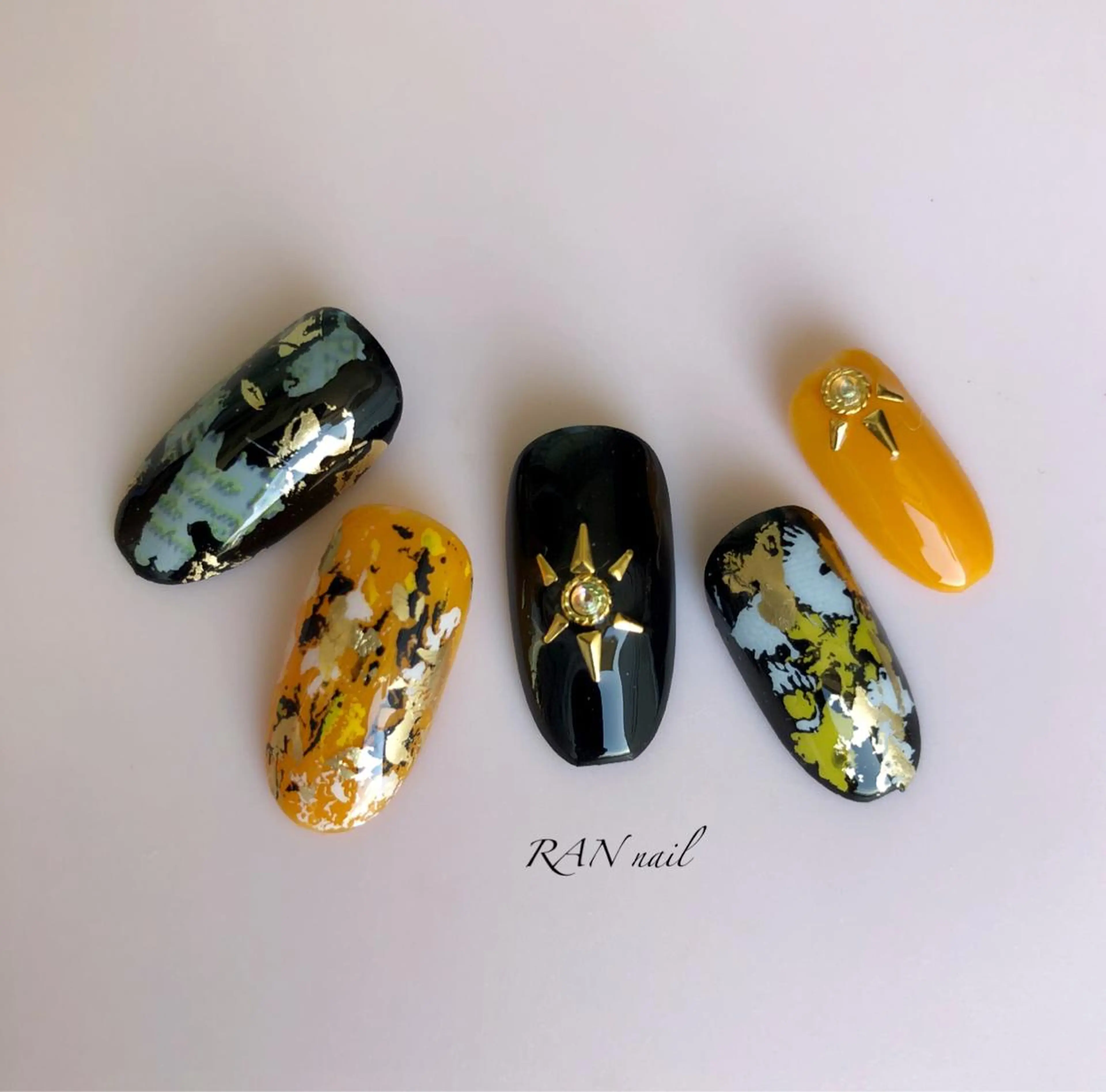 ネイル フットネイル ハンドネイル フットネイル RAN nailのネイルデザイン