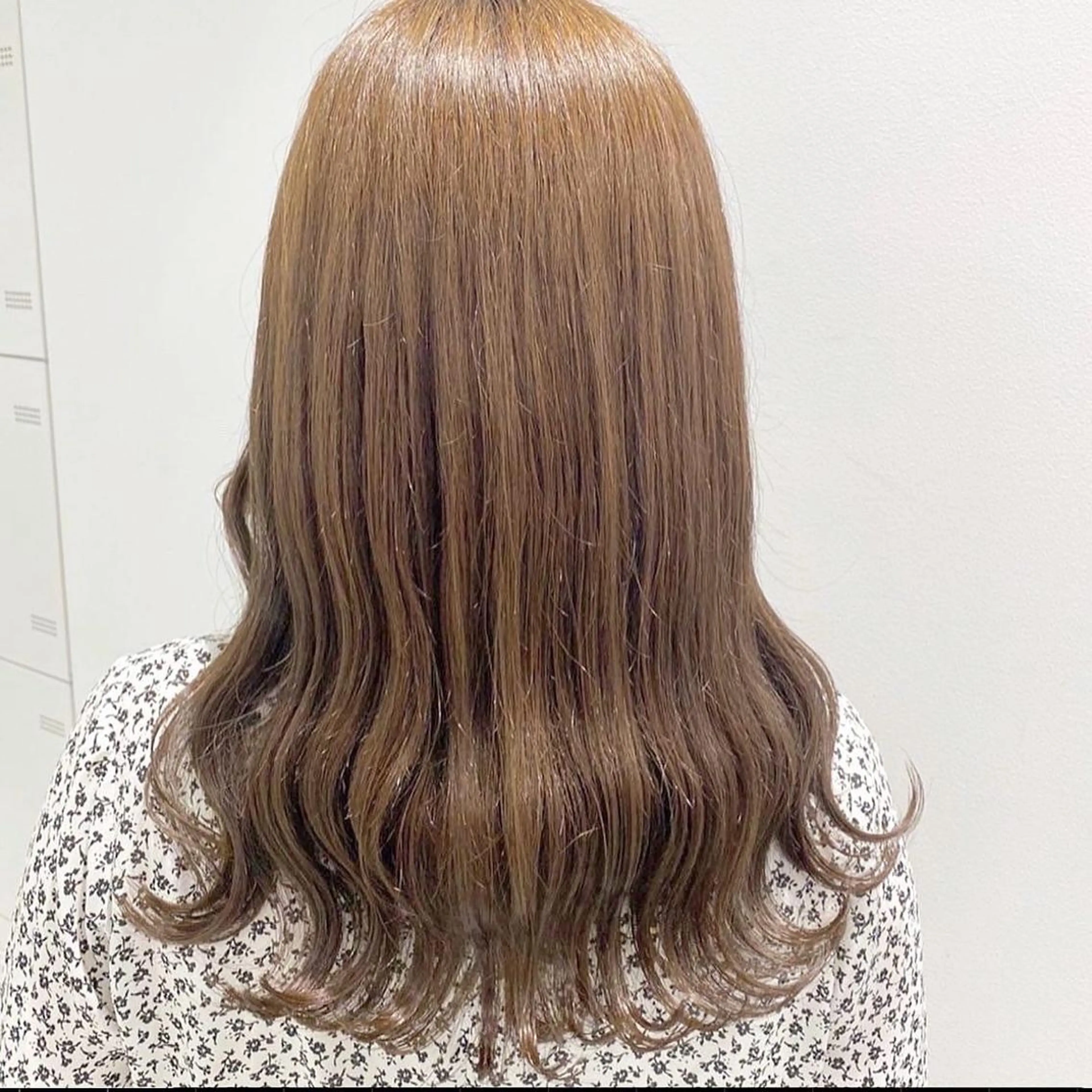 セミロング カラー ベージュカラー💖 やすひろのヘアスタイル