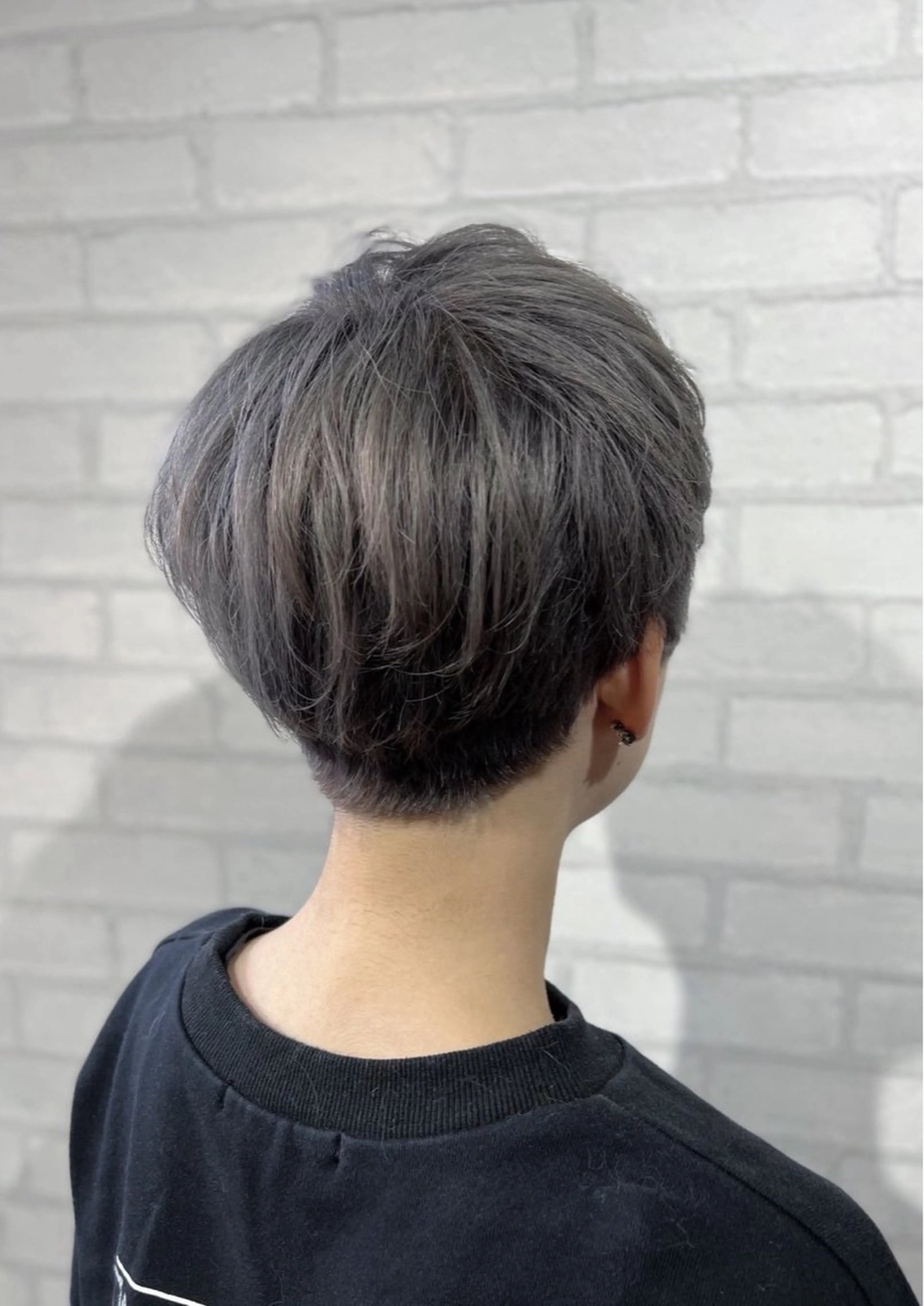 ショート カラー アディクシーカラー ブリーチ シルバー カット ヘアカラー メンズ特化☝️添田 好恵のヘアスタイル