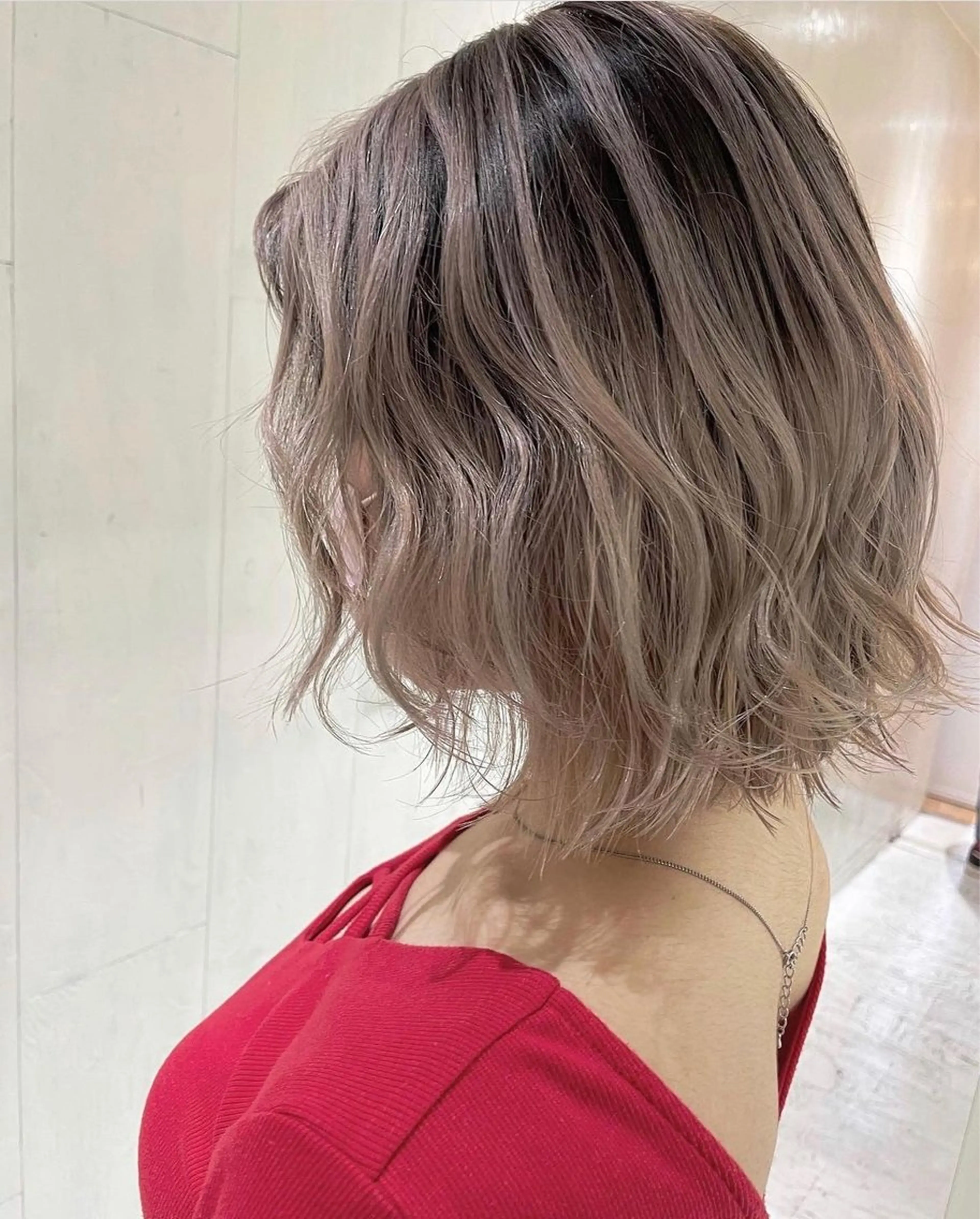 ミディアム カラー グレージュ シルバー シルバーグレージュ レイヤーカット ヘアカラー トリートメント 河合秀明/ショート /ボブ/レイヤーのヘアスタイル