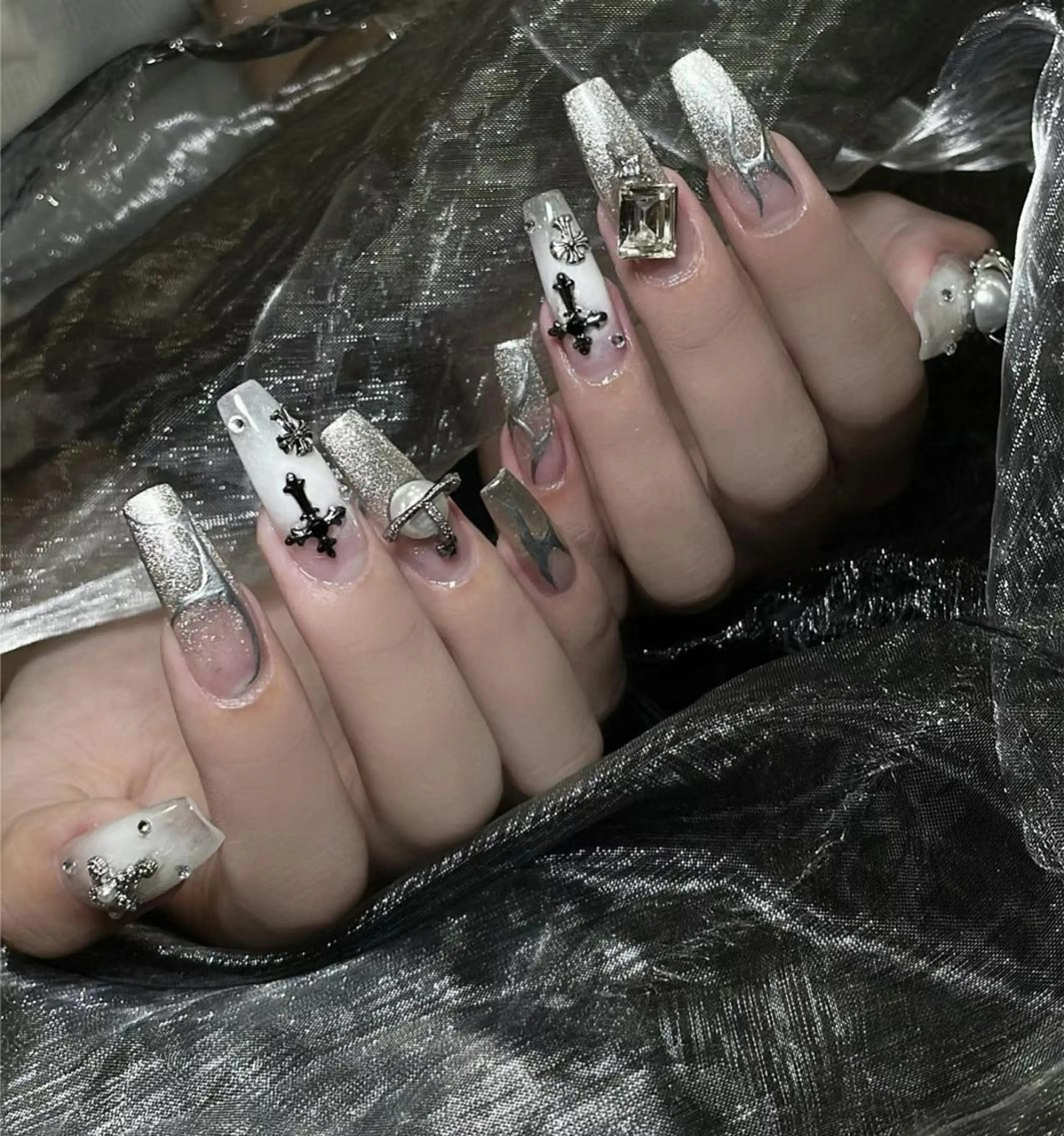 ネイル エリ🫧 nail池袋東口のネイルデザイン