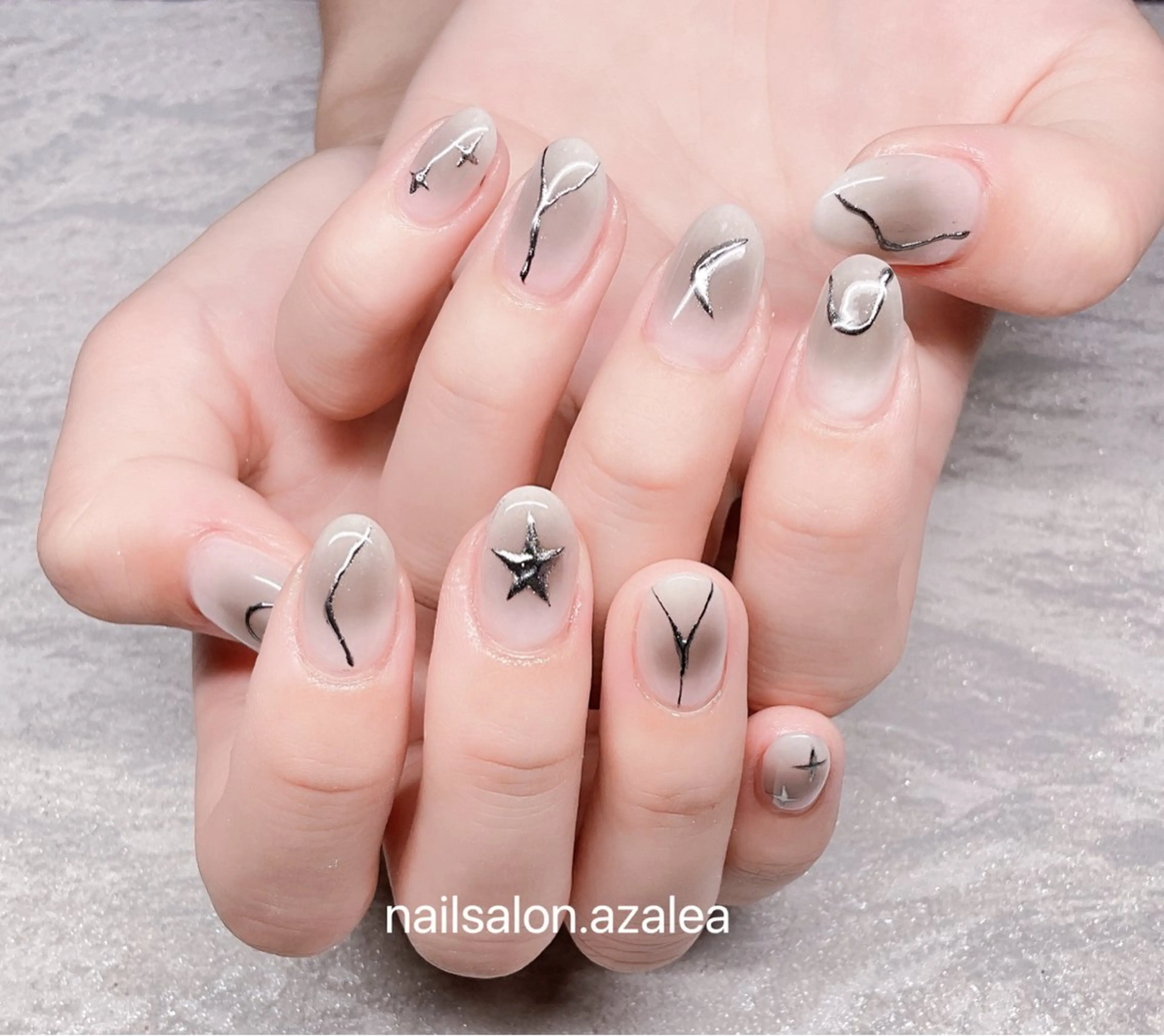 ネイル ハンドネイル R inのネイルデザイン