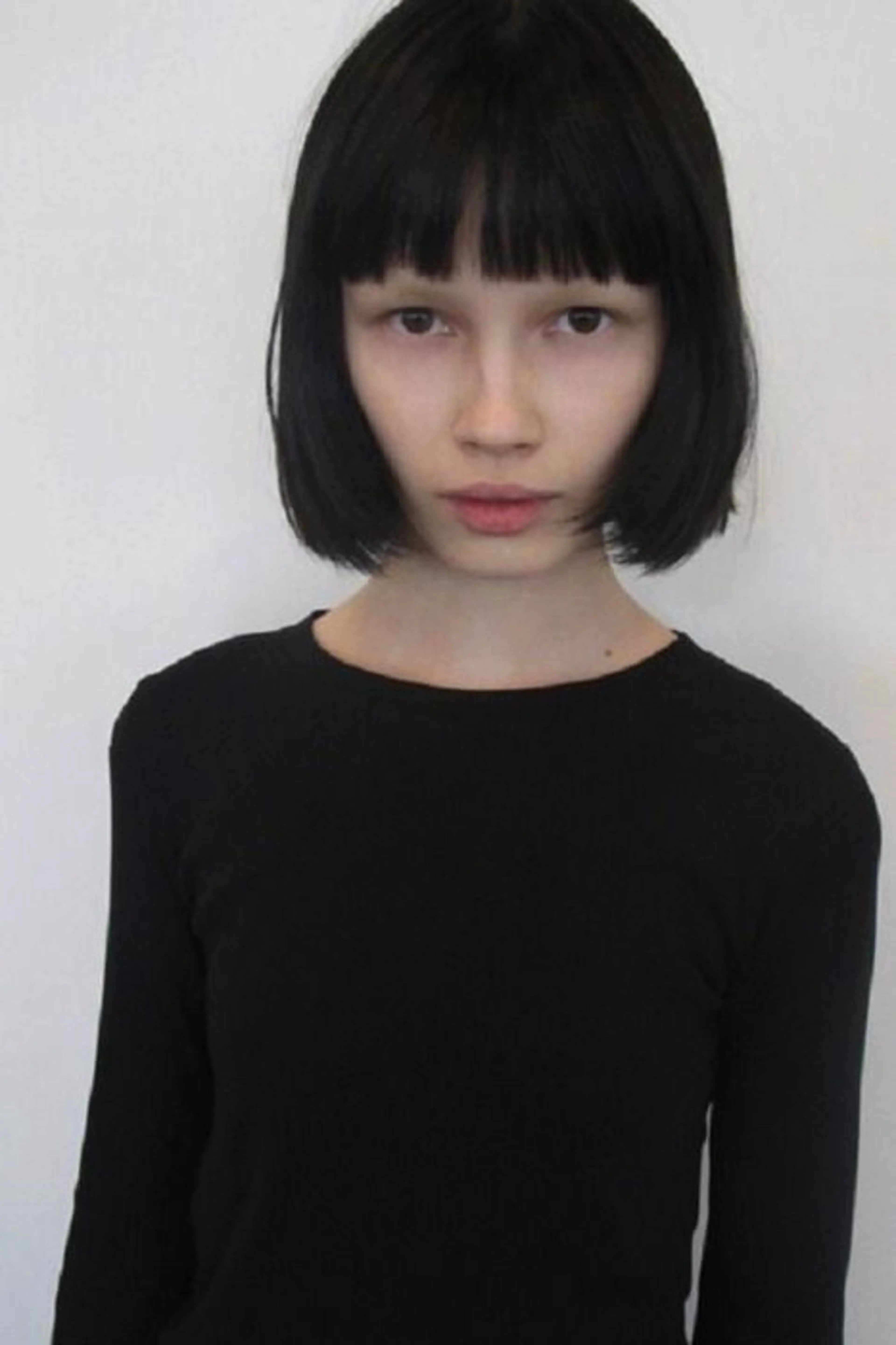 サノ アオイのヘアスタイル