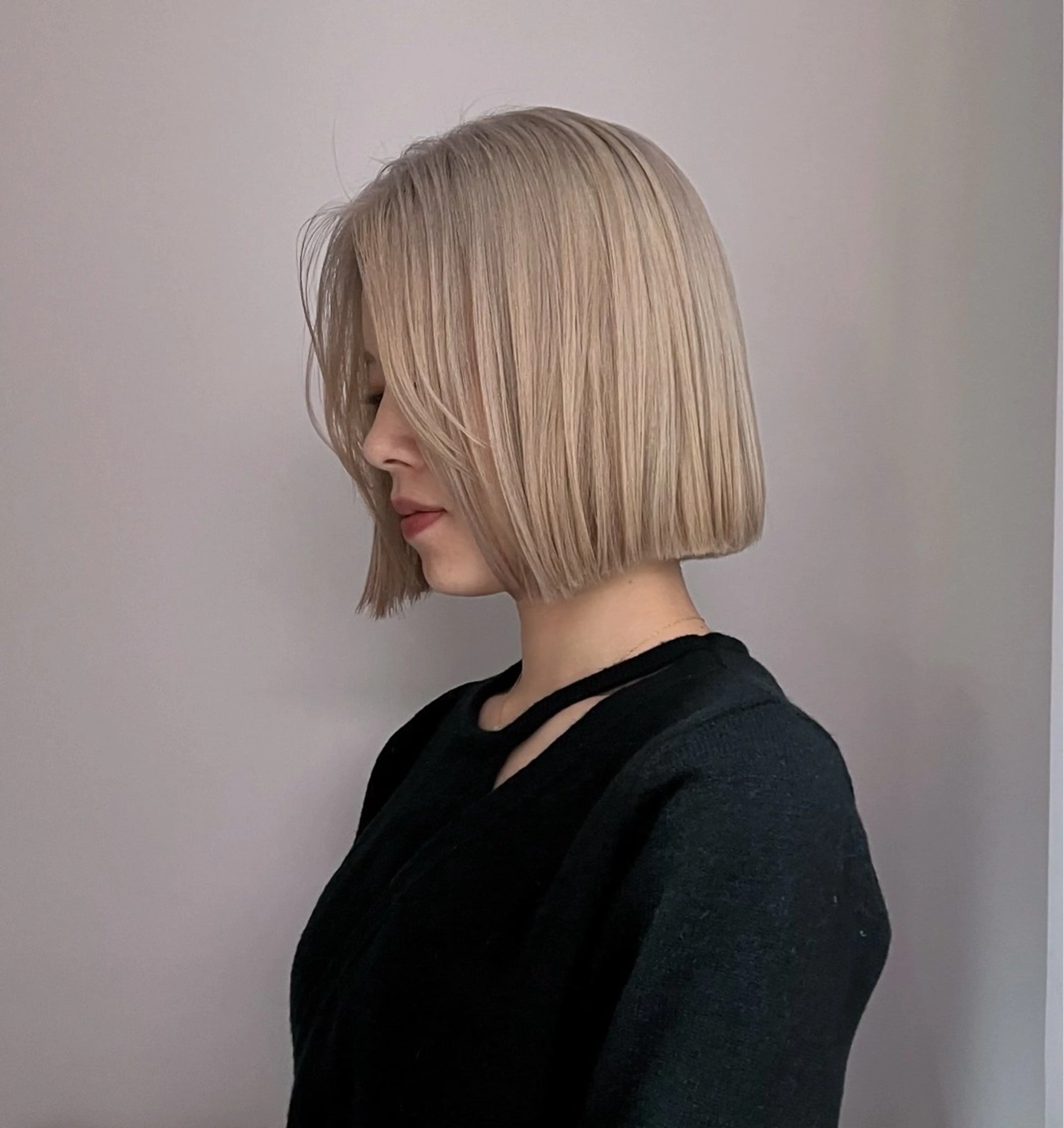 ショート カラー ハイトーンカラー ボブ カット トリートメント Akari暖色カラー /レイヤーカットのヘアスタイル