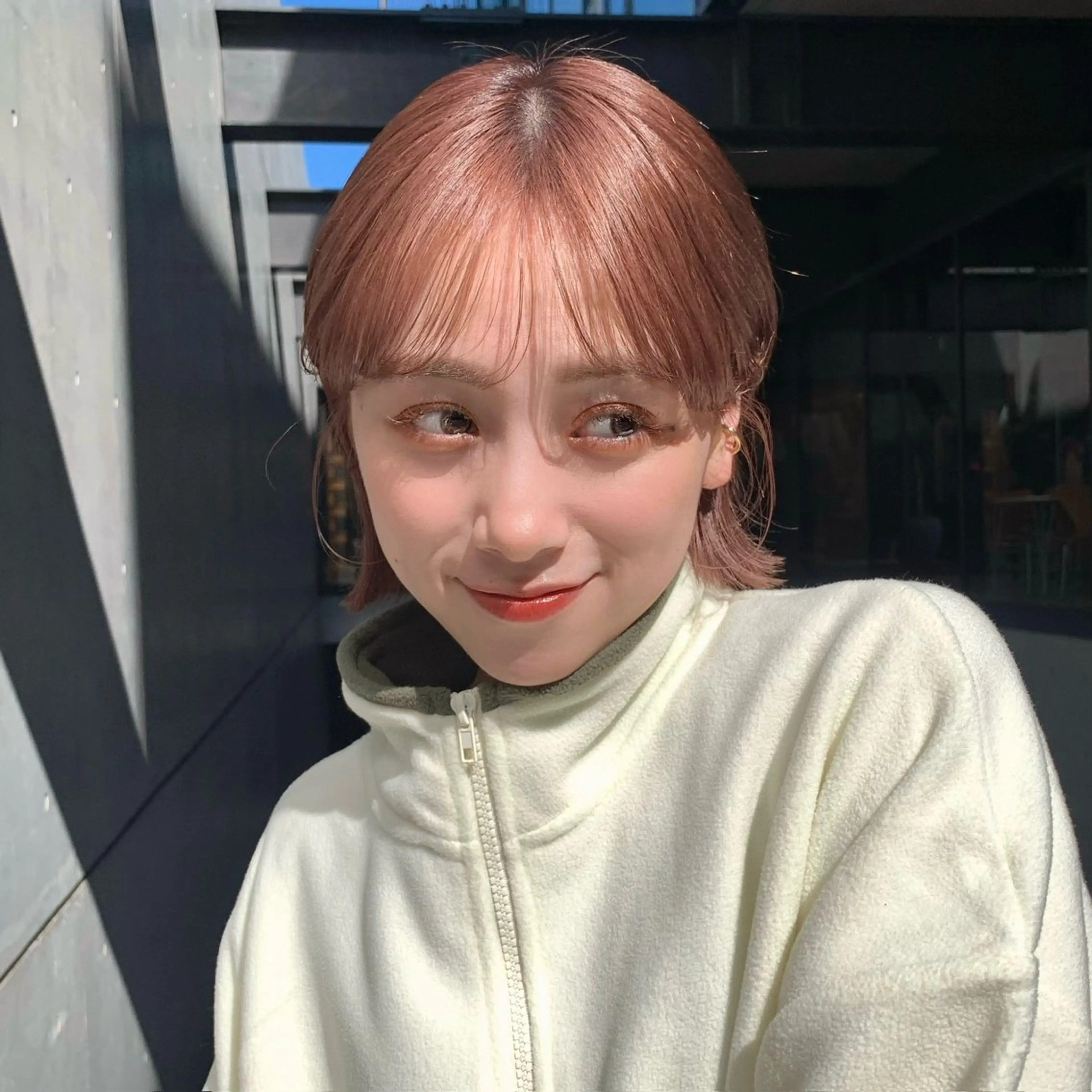 ショート カラー ヘアアレンジ ベージュカラー ピンクカラー ピンクベージュ パーマ/暖色/ボブ イワタテ🇰🇷のヘアスタイル