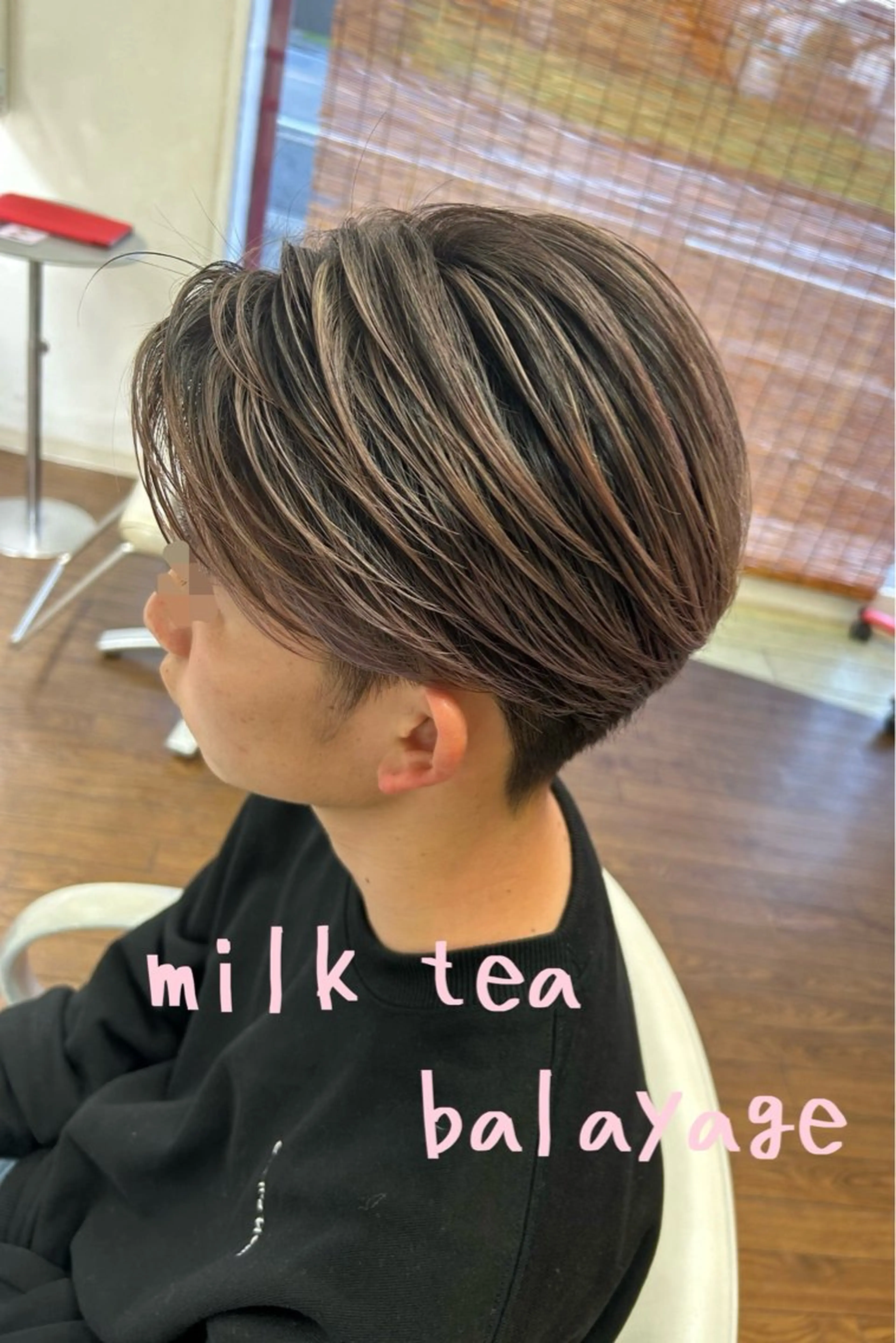 ショート カラー バレイヤージュ レイヤーカット ツイストパーマ ヘアカラー GLAD 萩原のヘアスタイル