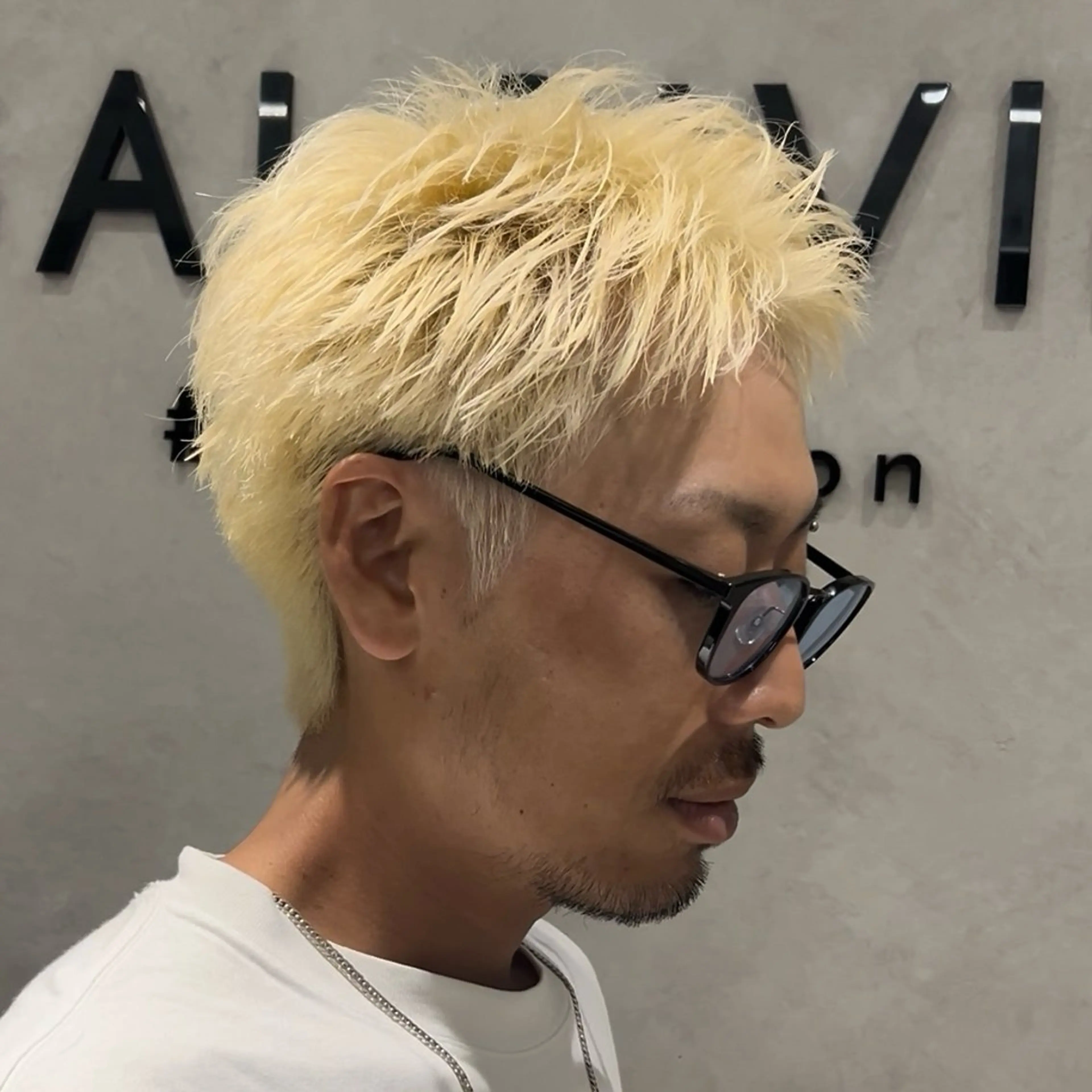 ショート カラー メンズ メンズブリーチ スパイキーショート ブリーチ ブロンド ホワイトブロンド カット ヘアカラー 渋谷メンズヘア/ 加藤優一のヘアスタイル