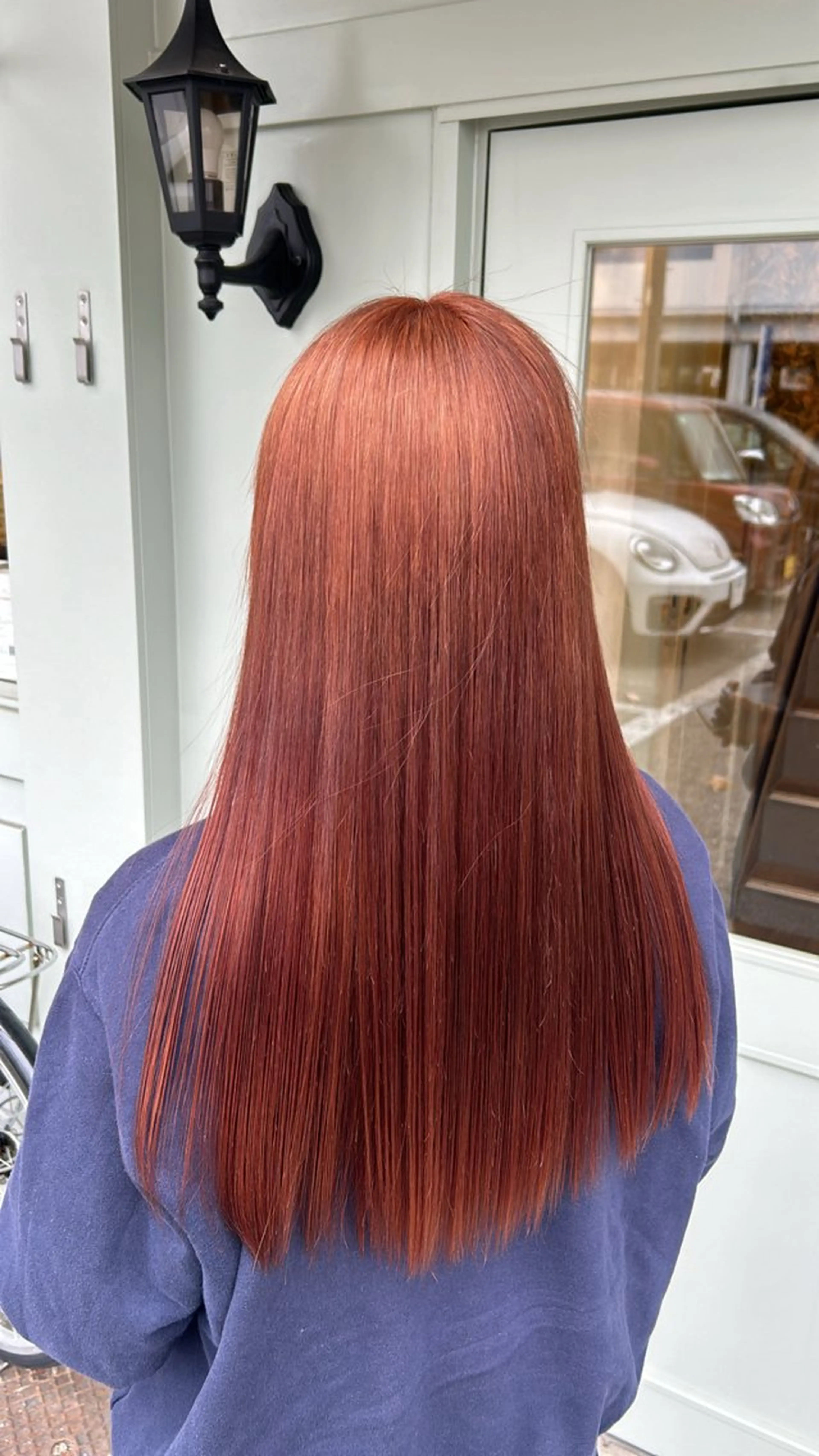 ロング カラー ヘアカラー アオバ / ハイトーンカラーのヘアスタイル