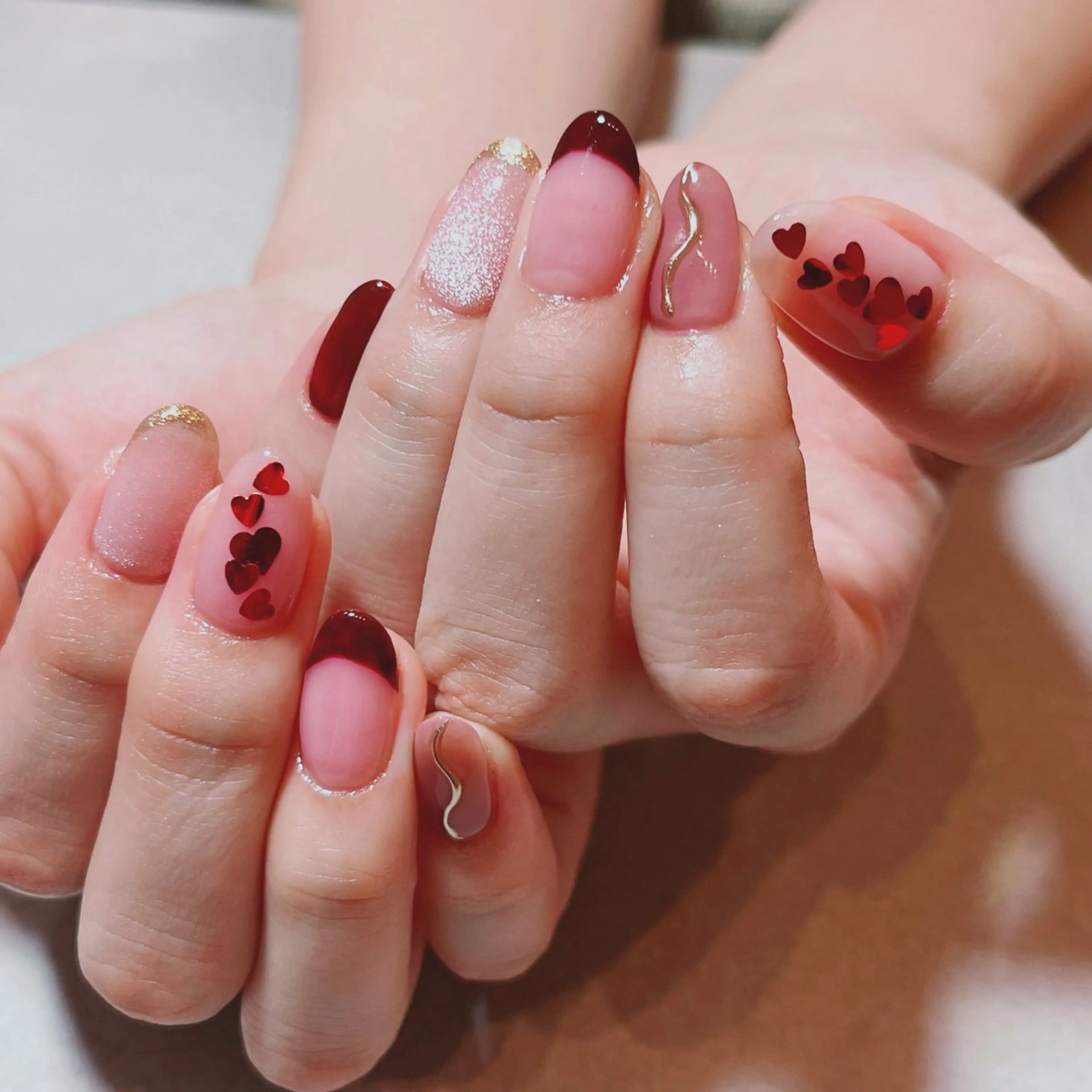 ネイル ボルドー ゴールド オフィスネイル 冬ネイル クリスマス ruirui.naildesign所属・RUI ☆のネイルデザイン