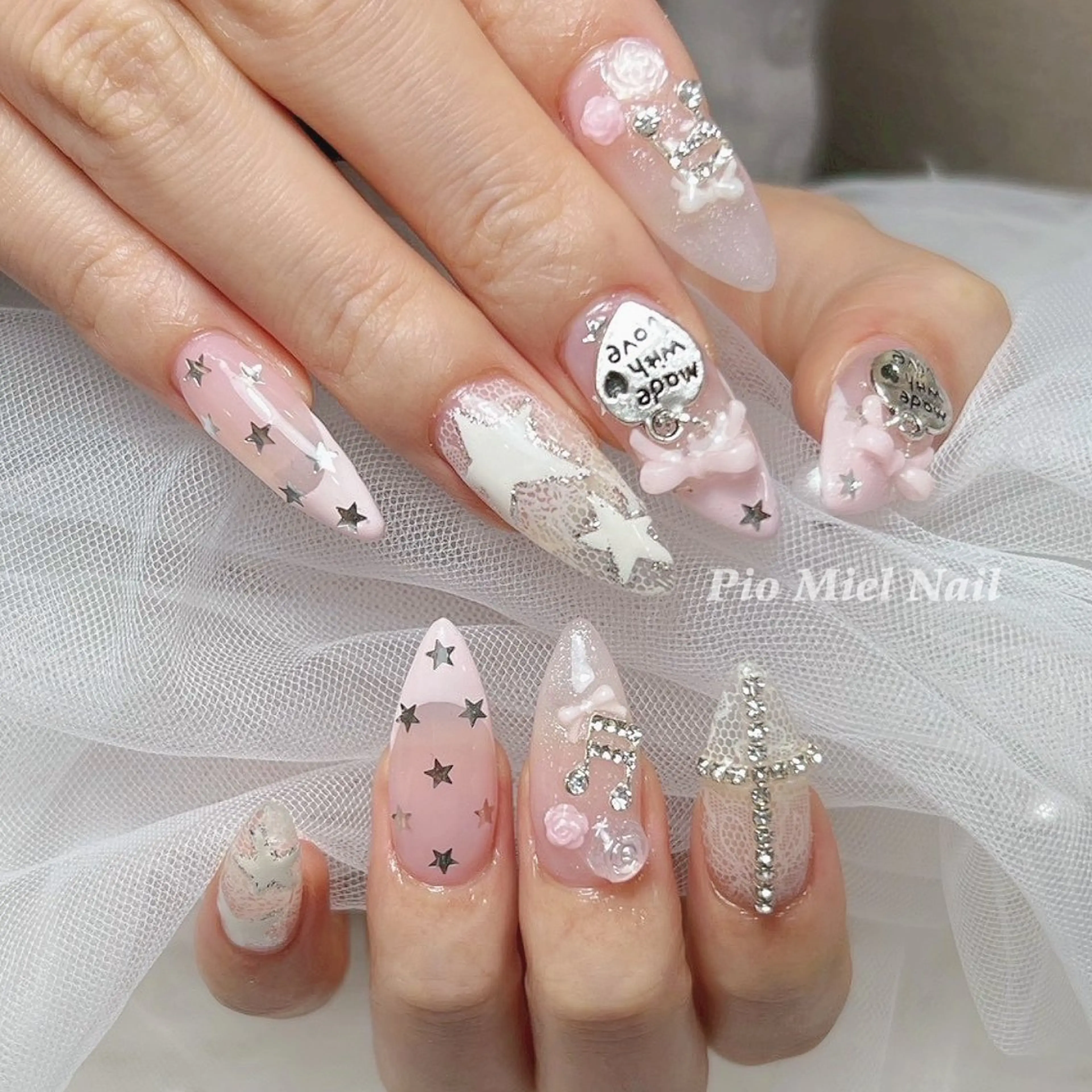 ネイル Pio Mielのネイルデザイン