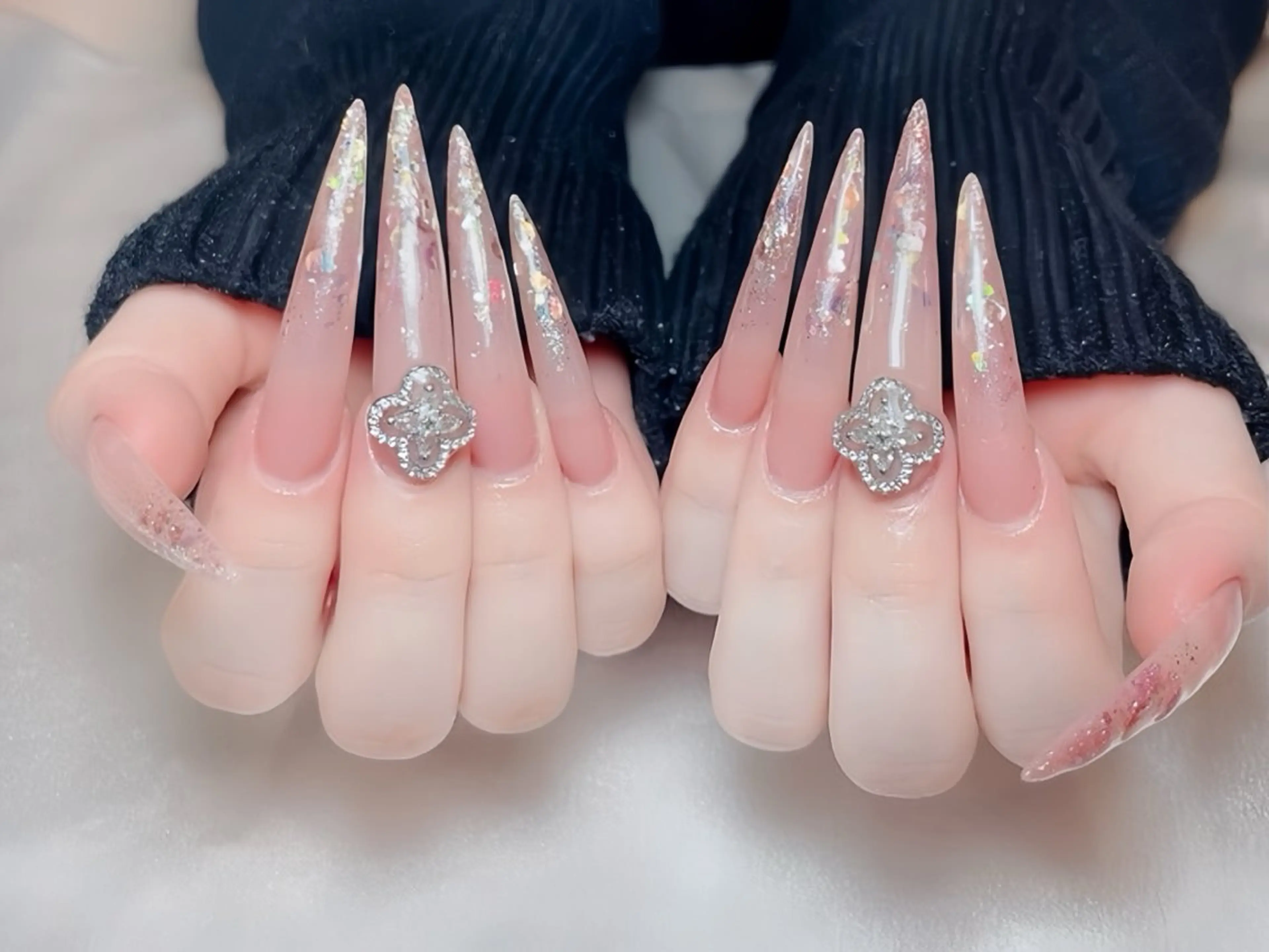 ネイル アートネイル チークネイル ジェルネイル ロングネイル マグネットネイル ハンドネイル Rin Nail 新大久保店のネイルデザイン
