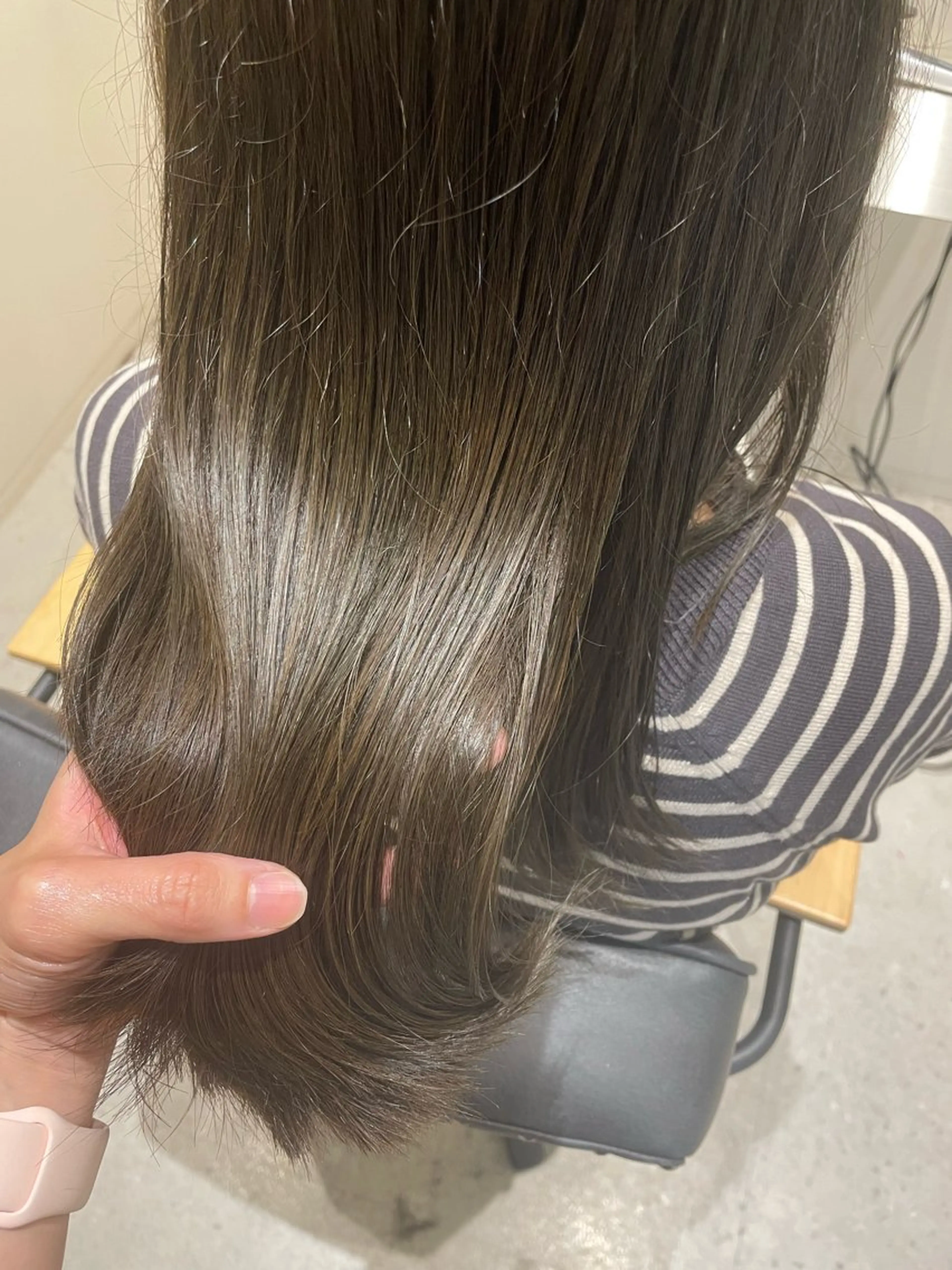 ミディアム カラー グレージュ オリーブグレージュ オリーブグレー カット ヘアカラー トリートメント 透明感カラー💐 スズキ　カホのヘアスタイル