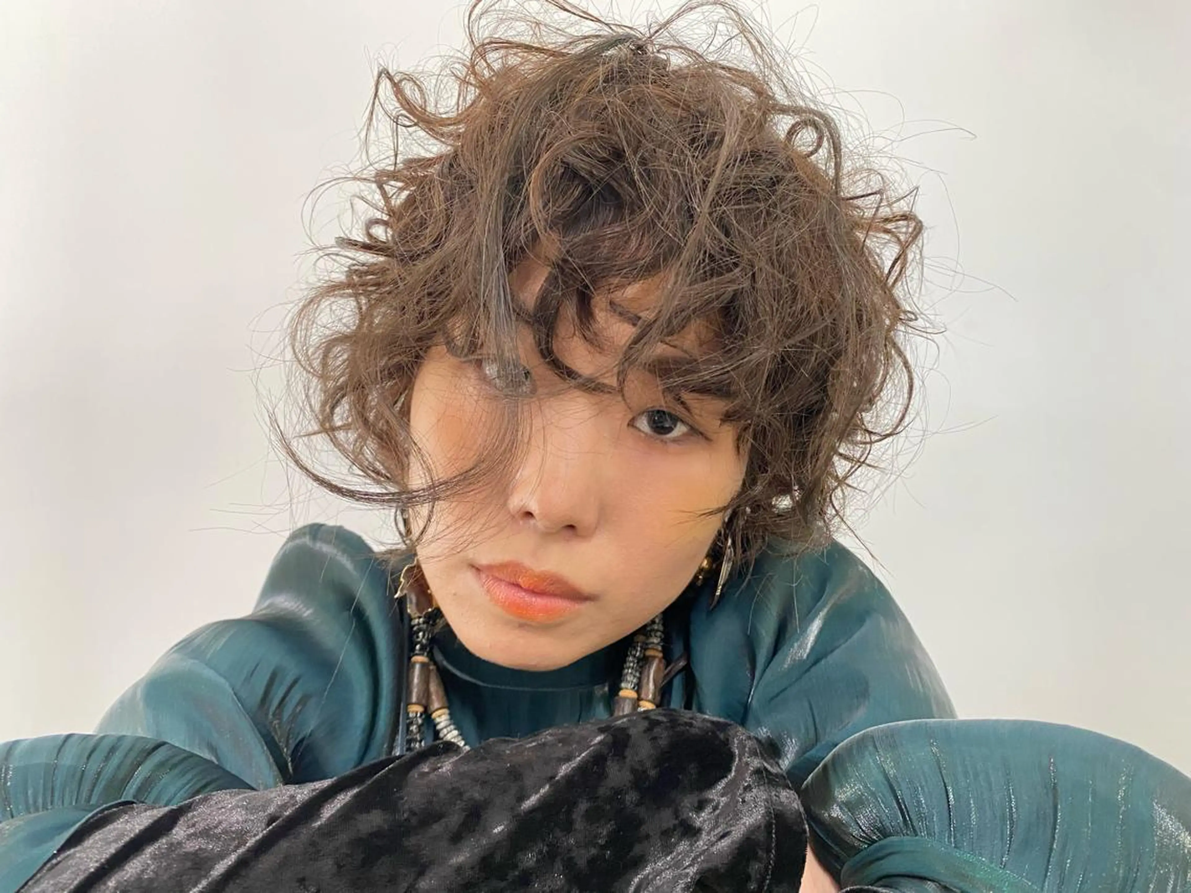 ミディアム パーマ KOOKI スティードトーキョーのヘアスタイル