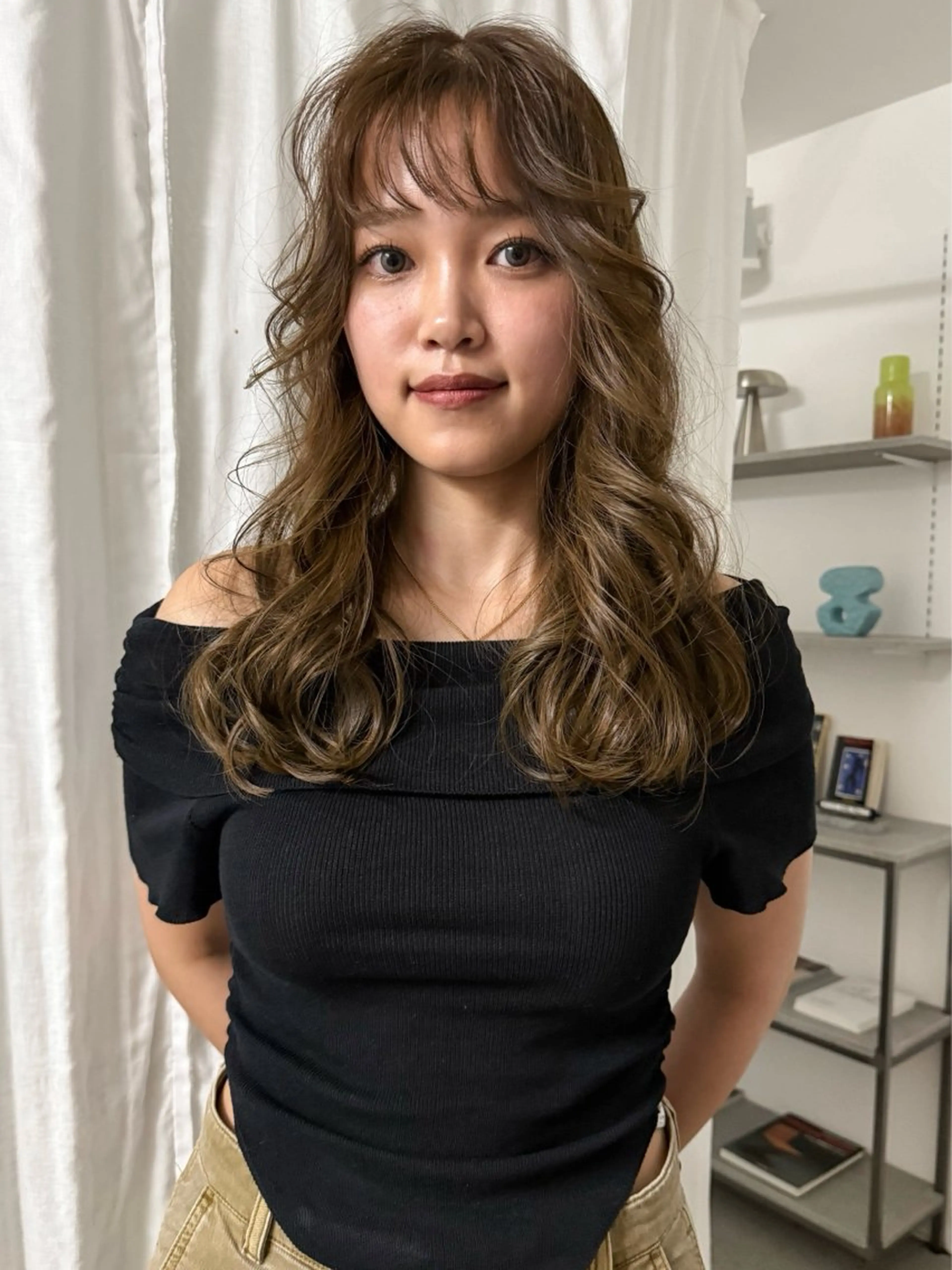 セミロング ヘアカラー イシイ モエカのヘアスタイル