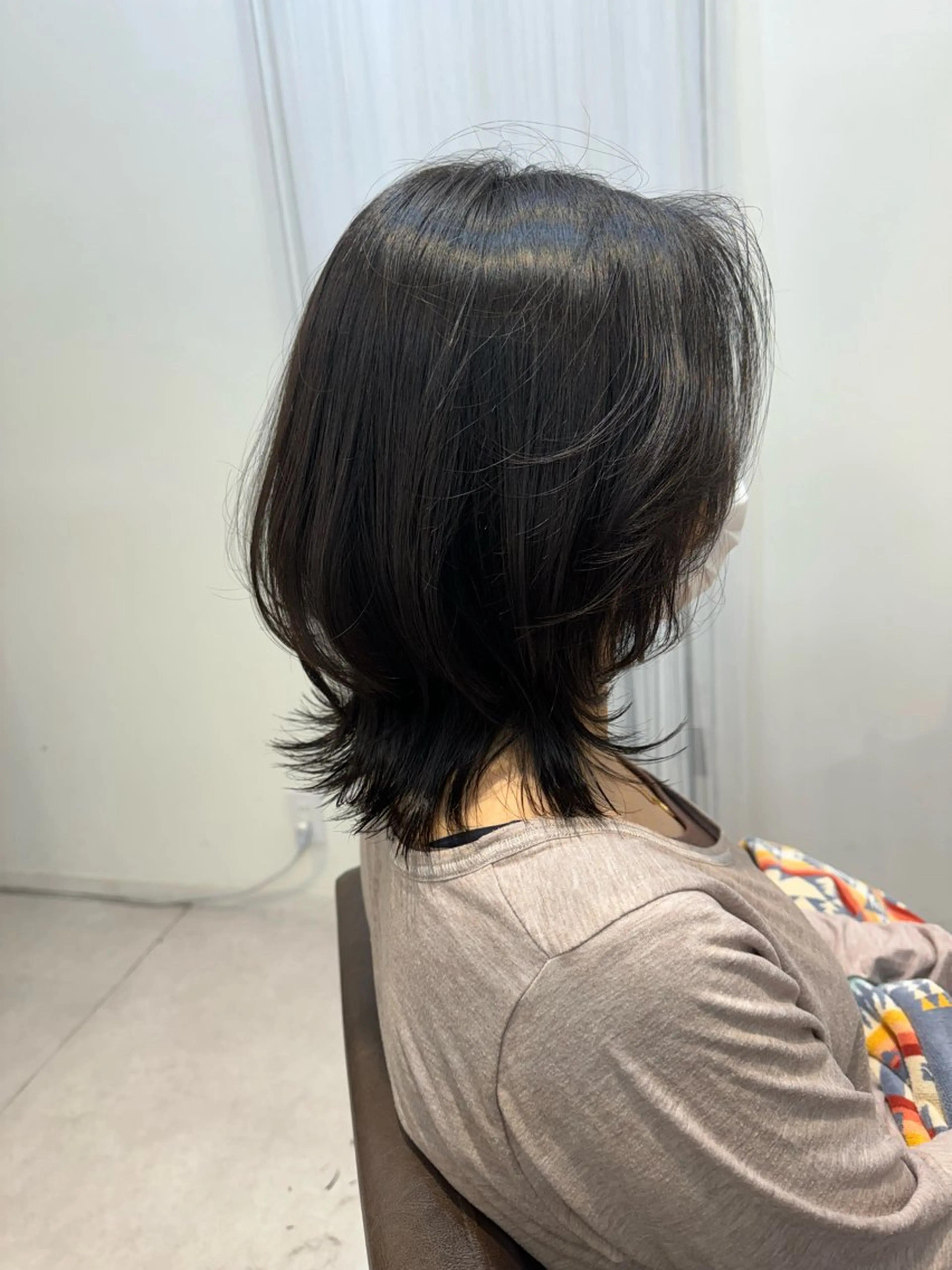 ミディアム ウルフカット カット 縮毛矯正 トリートメント 似合う髪型が 分からない方へのヘアスタイル