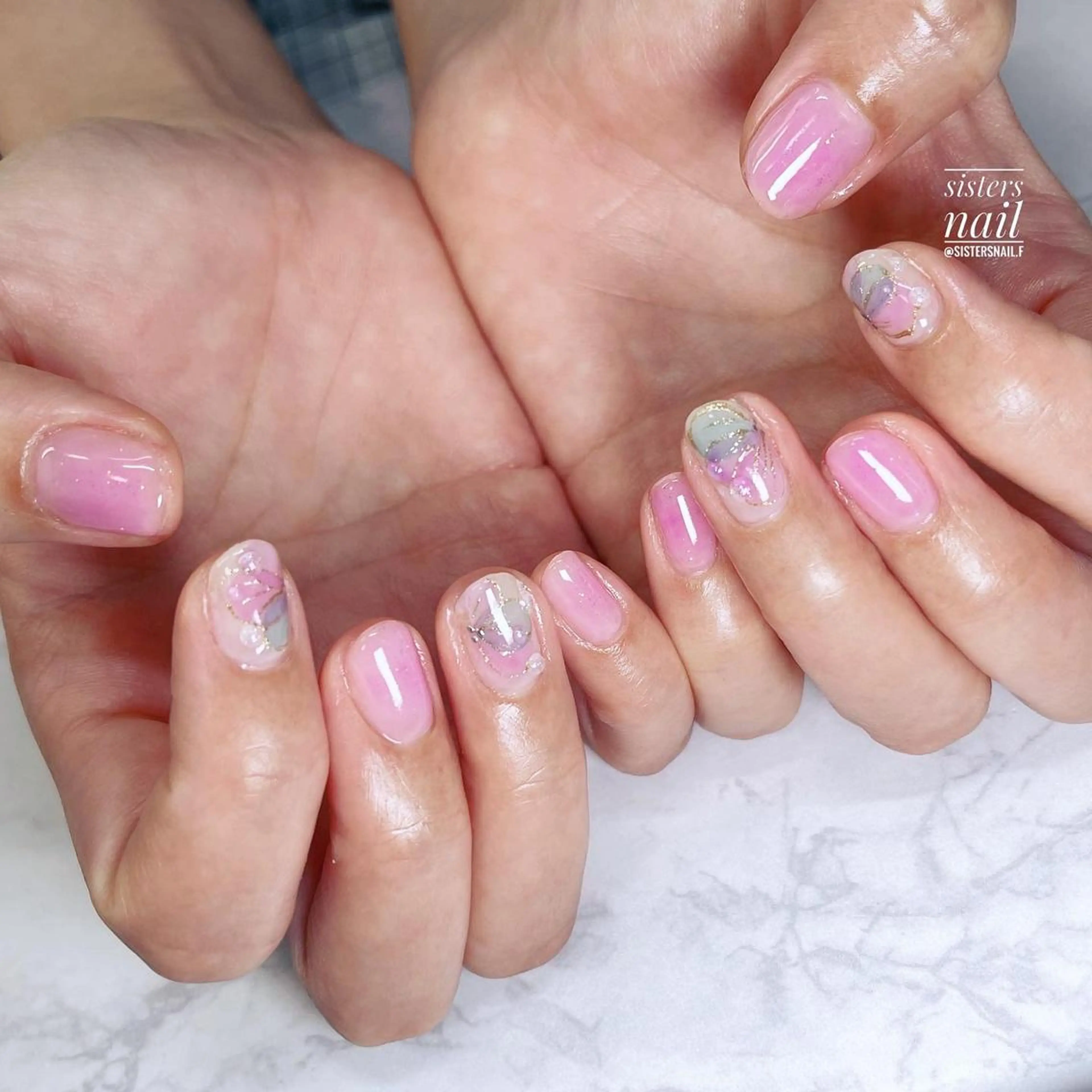 ネイル アートネイル チークネイル キラキラネイル ピンク パープル sisters nail.fのネイルデザイン