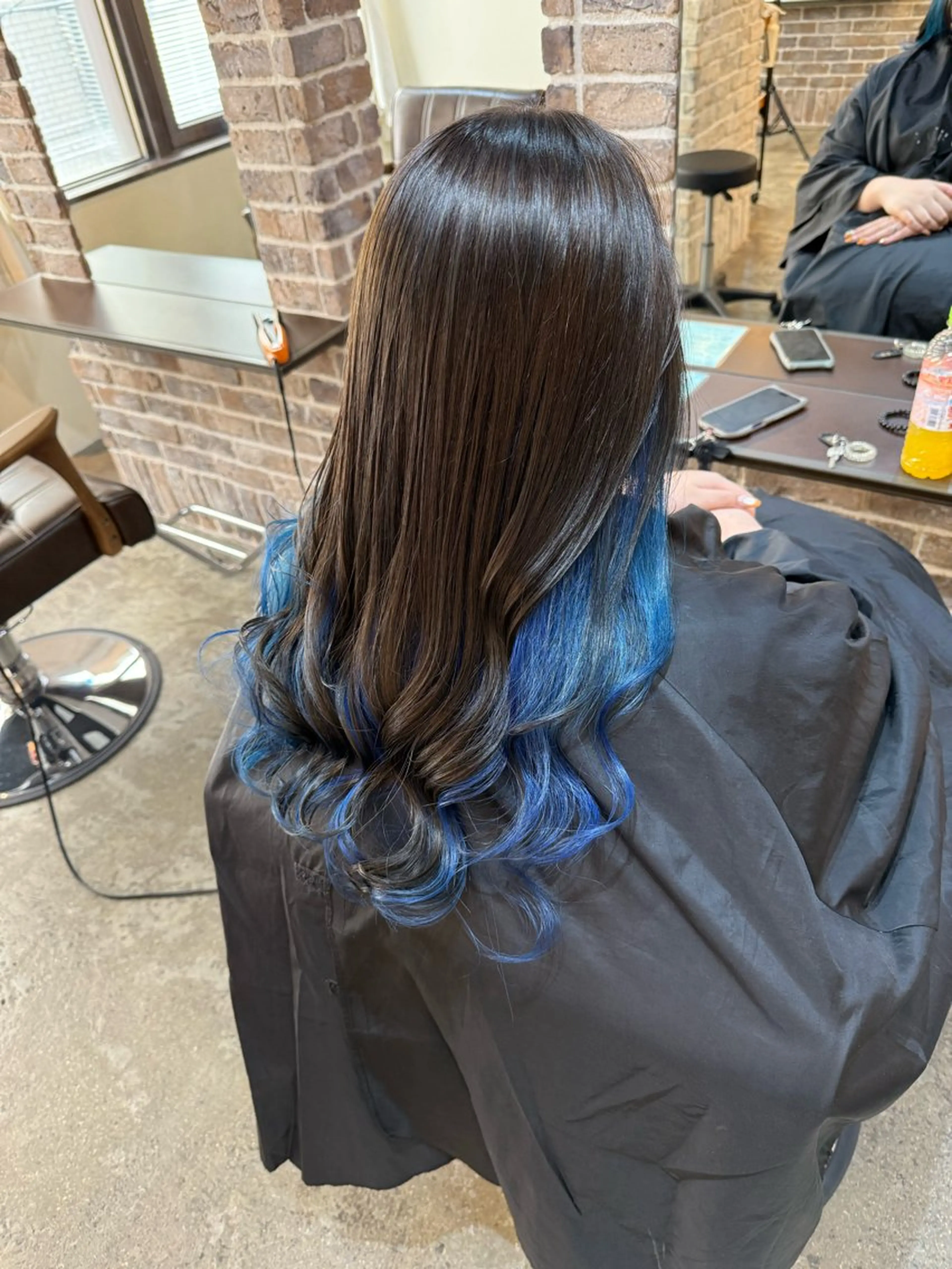 ロング カラー アッシュ ベージュカラー ブリーチ ブルーカラー インナーカラー カット ヘアカラー トリートメント ACROあべの店所属・艶カラー/インナー /グラデ/大西小百合のヘアスタイル