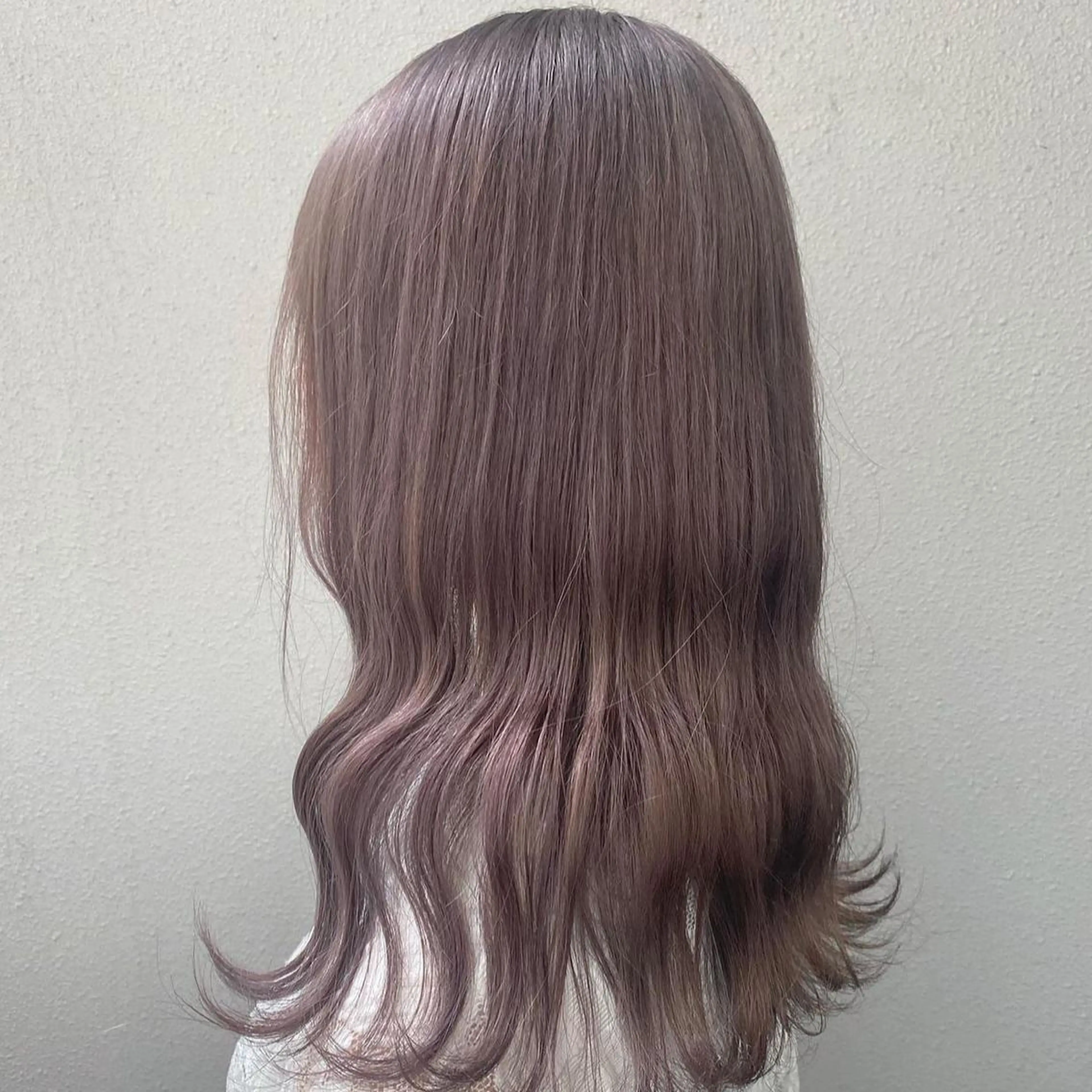 ロング カラー ブリーチ グレージュ ラベンダーカラー ラベンダーグレージュ ラベンダーグレー 遠藤沙也加 /レイヤーカットのヘアスタイル