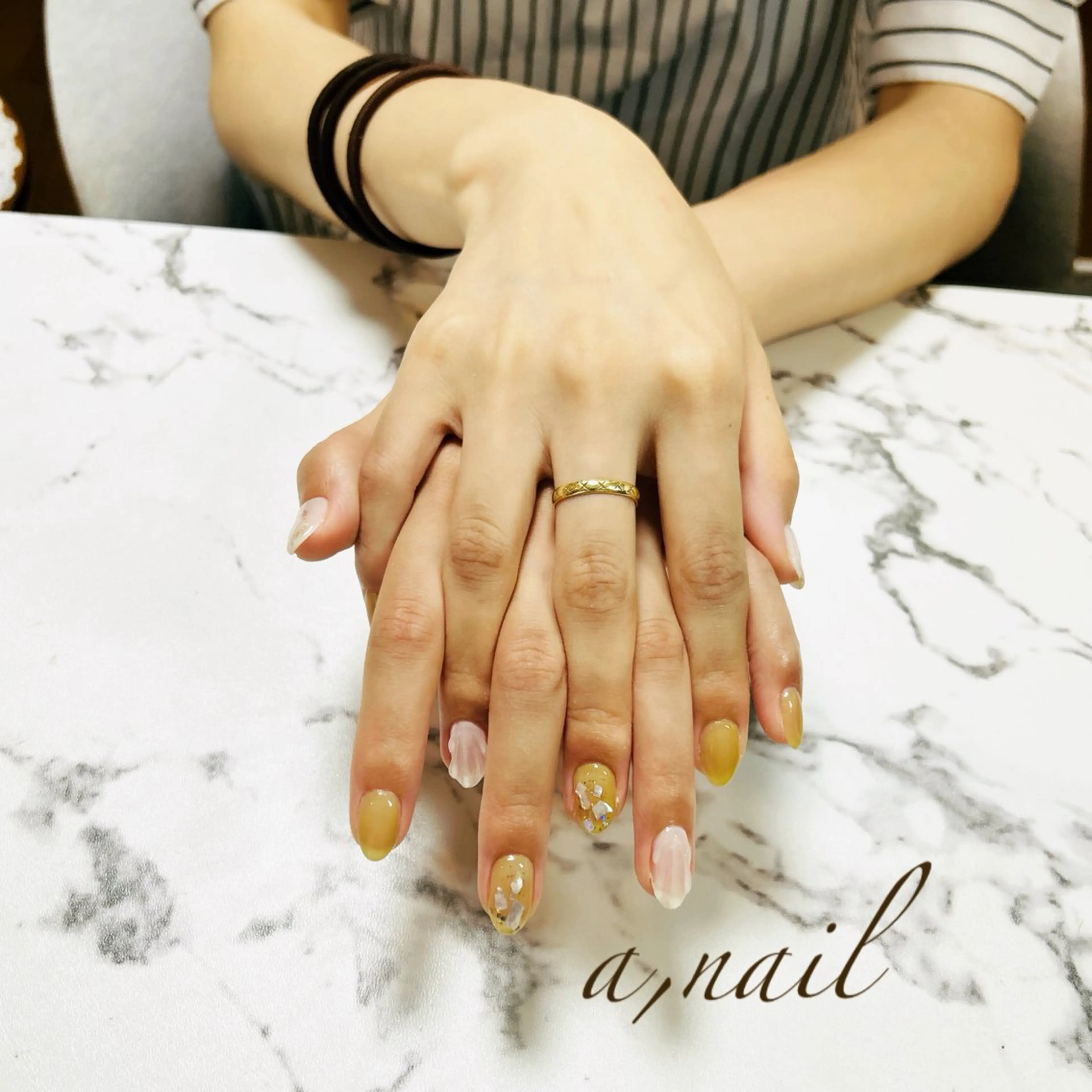 ネイル オーロラネイル キラキラネイル ぷっくりネイル 夏ネイル ハンドネイル ネイルサロン エーネイルのネイルデザイン