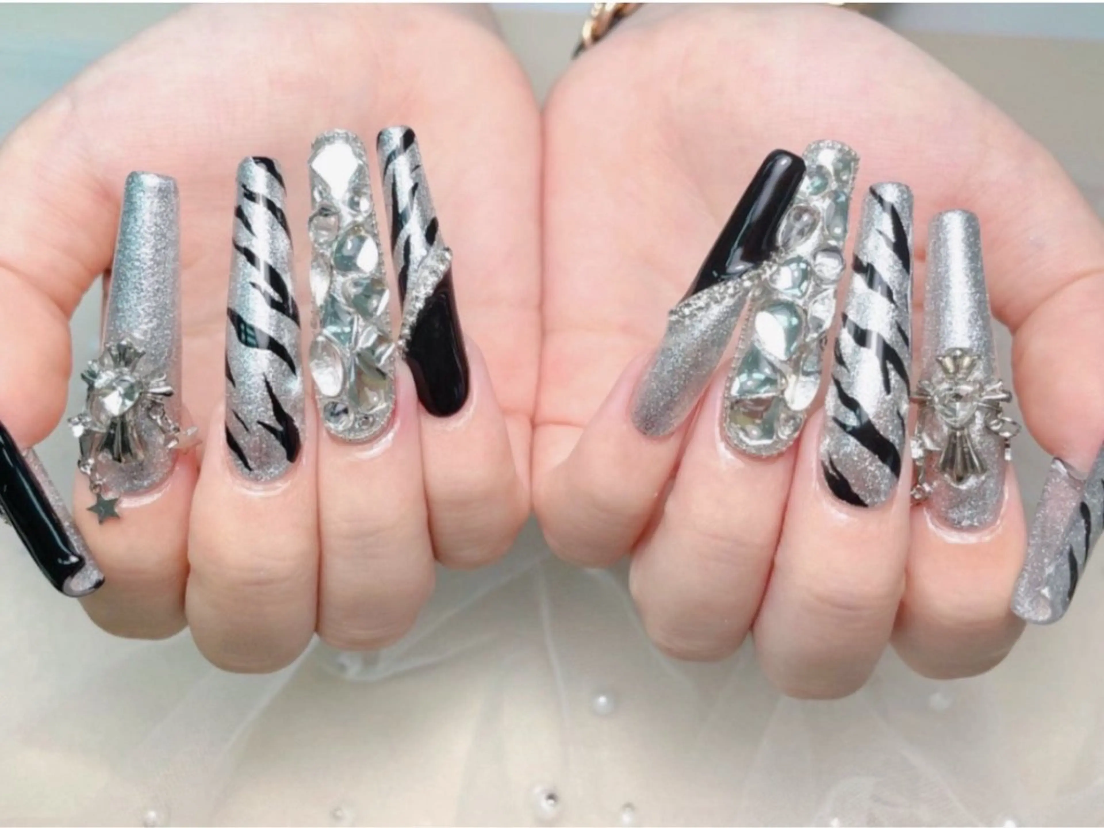 ネイル lucky nail 歌舞伎町のネイルデザイン