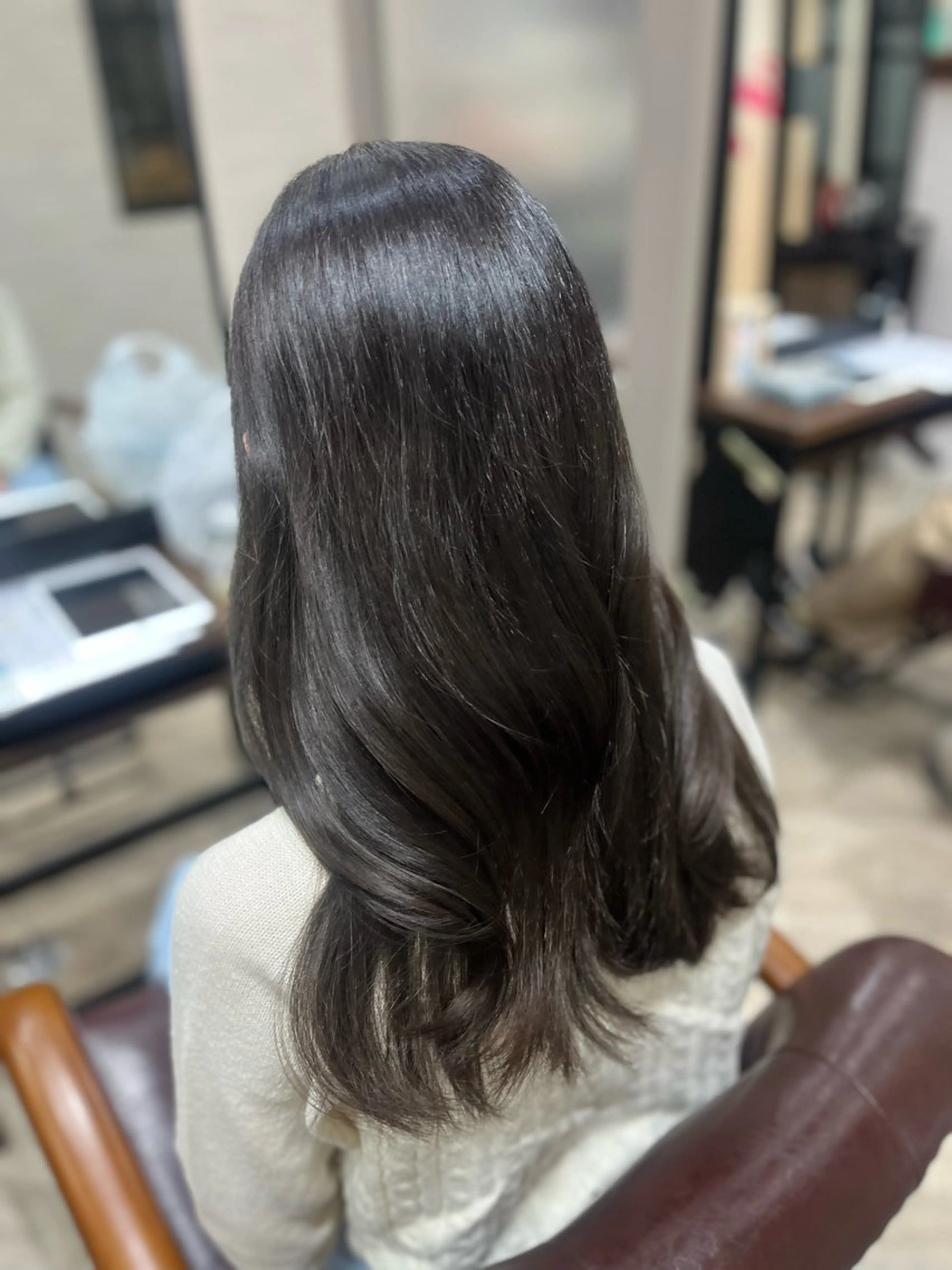 ロング カラー ブリーチ グレージュ ブリーチなしカラー オリーブグレージュ オリーブグレー カット ヘアカラー トリートメント 🫧ぷる艶カラー🫧 Yuubi🦩のヘアスタイル