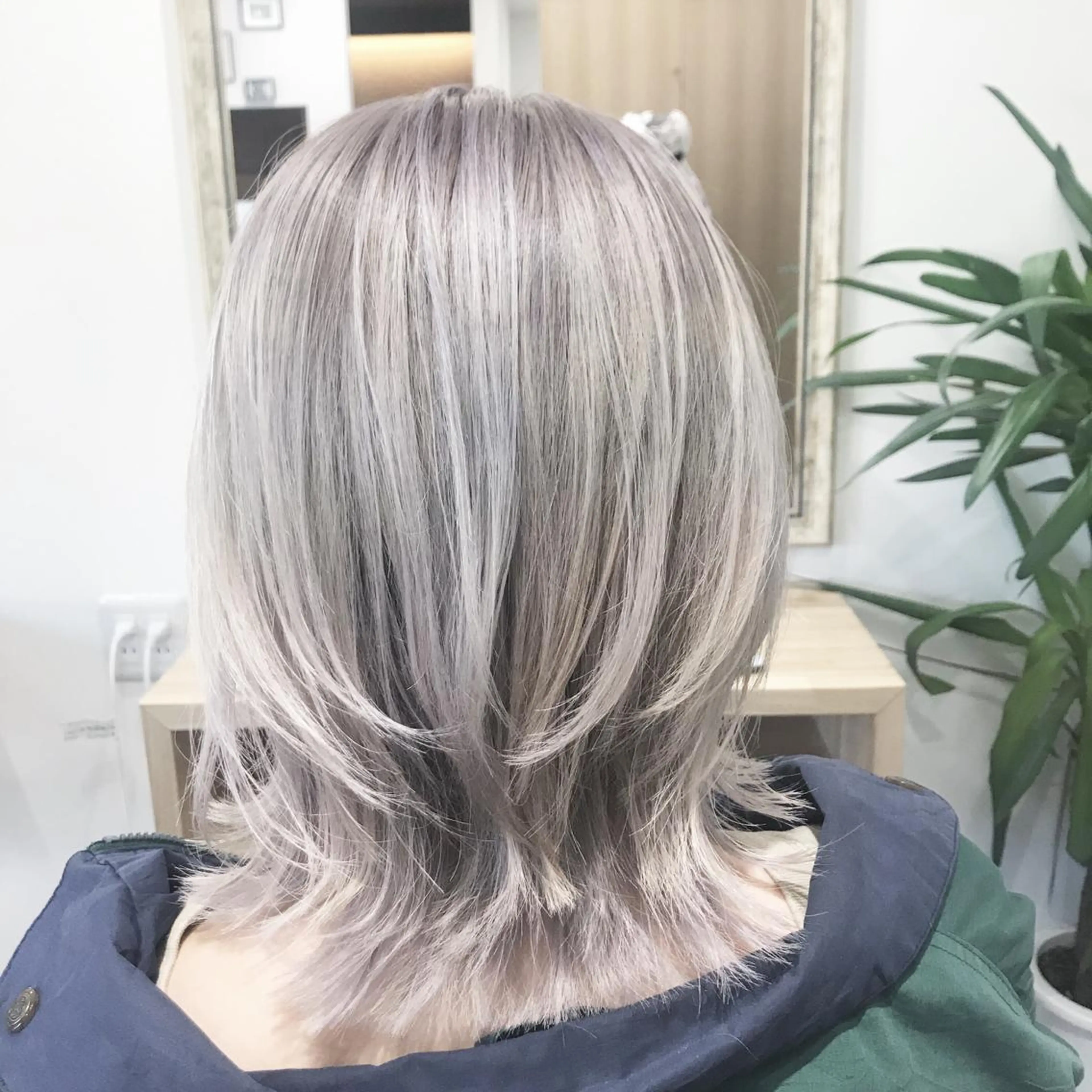 ショート カラー ヘアカラー トリートメント 土屋 貴章のヘアスタイル