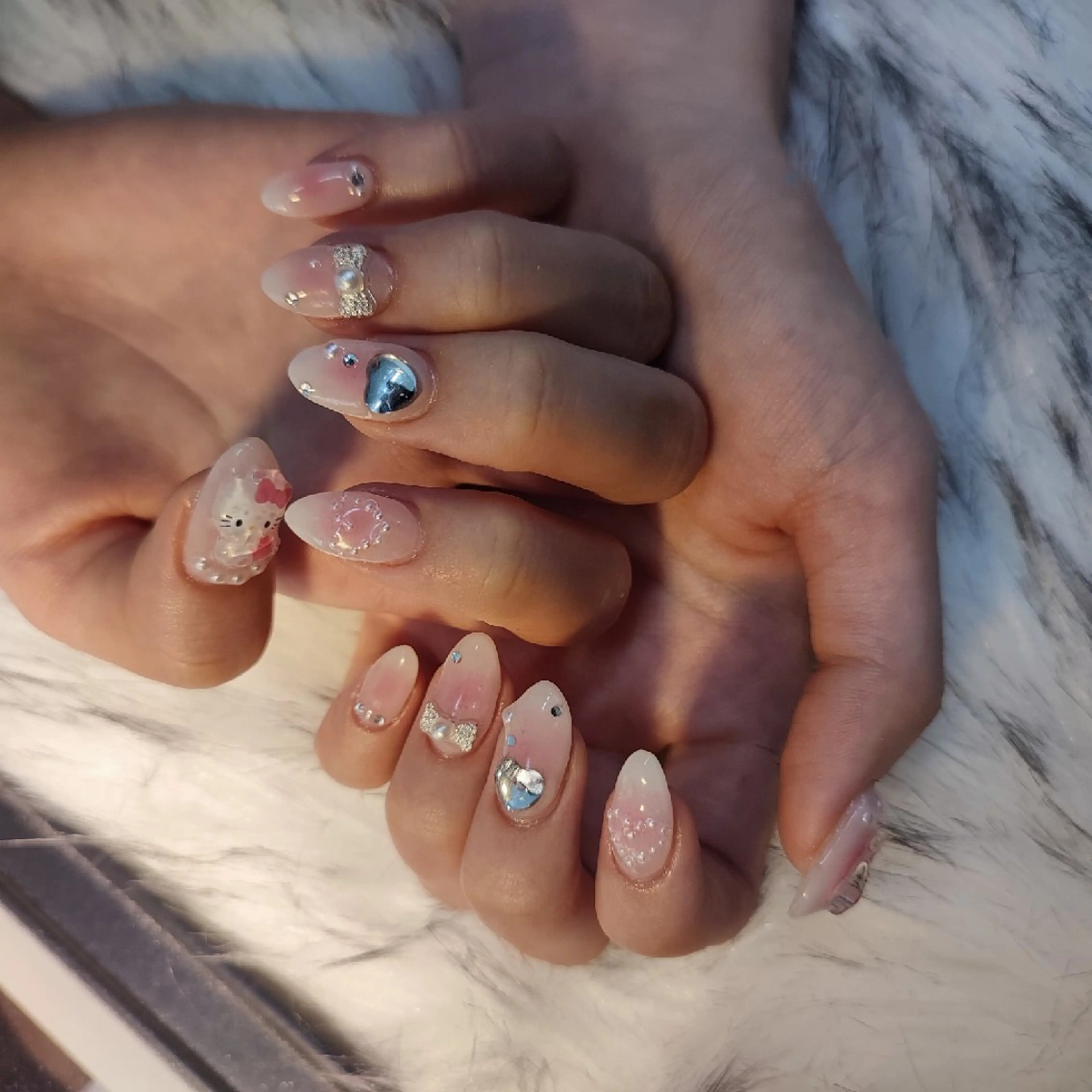 ネイル ハンドネイル RUNWAY 　　の眉毛・アイブロウイメージ