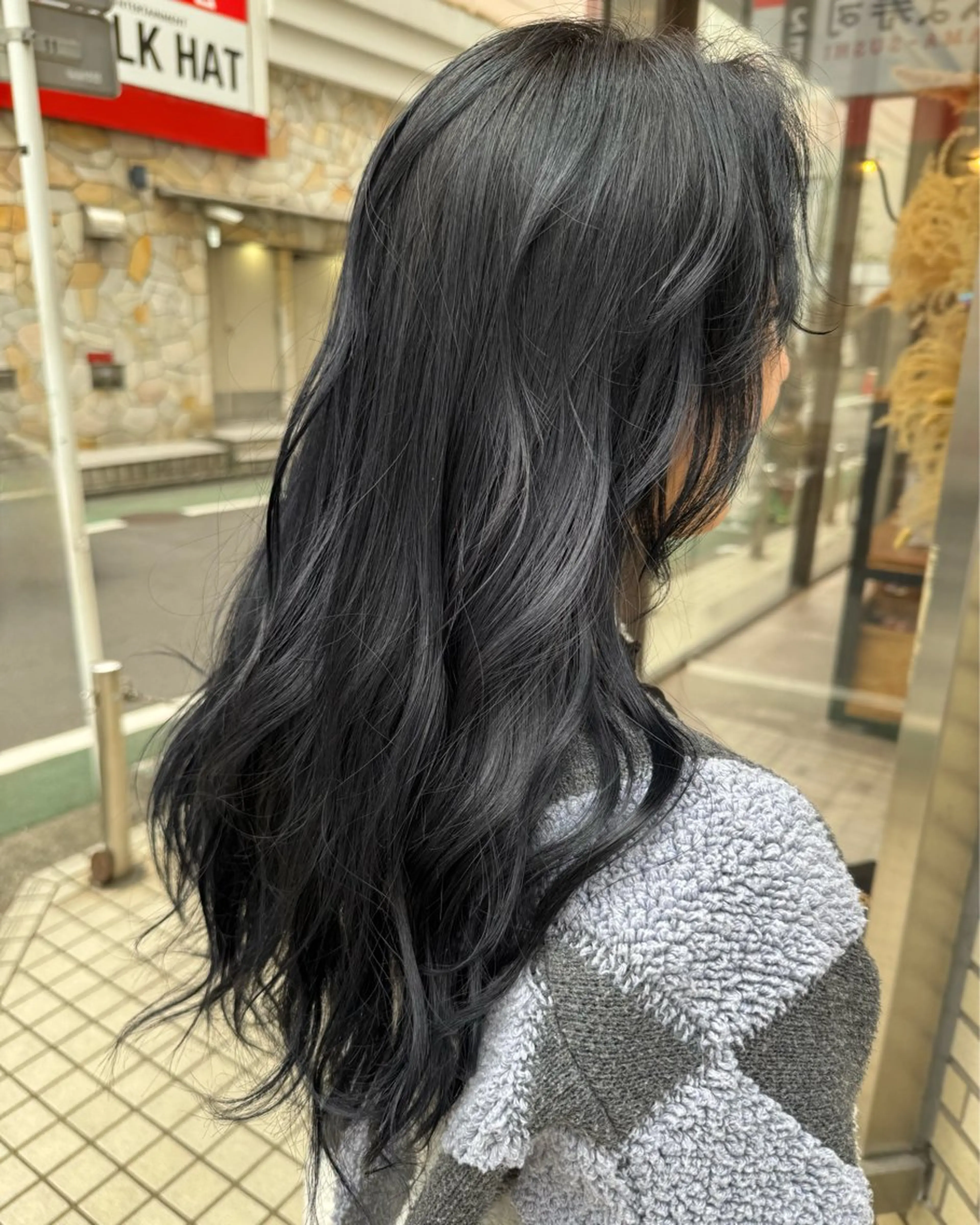 ロング カラー パーマ ヘアアレンジ ブリーチ ケアブリーチ ケアカラー ダークグレー ダークシルバー ヘアカラー ハイトーン特化🤍 浦住のヘアスタイル