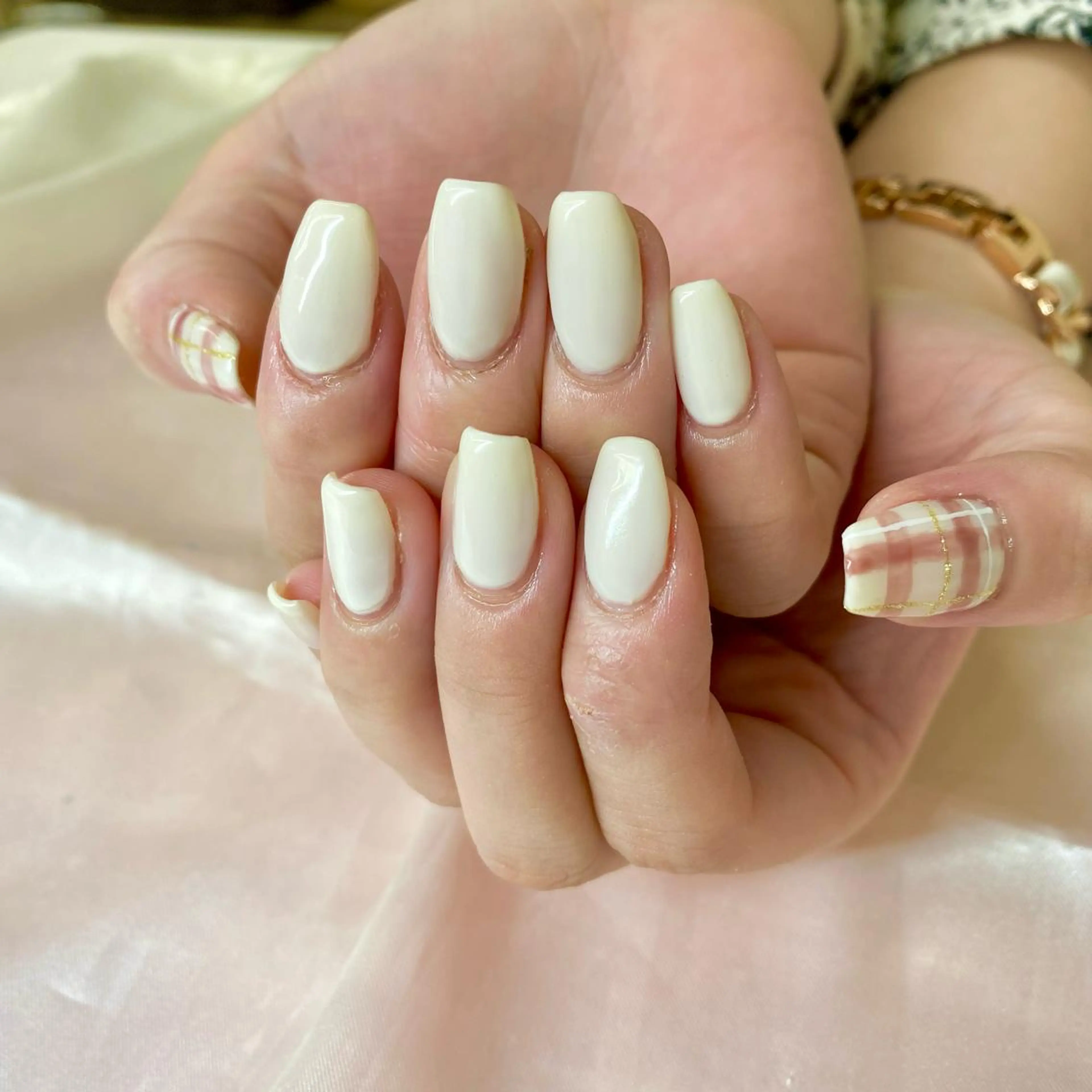 ネイル アニマル柄 オーロラネイル ブラウン 桜ネイル クリアネイル ハンドネイル B☆STELLA SUNAKAWAのネイルデザイン