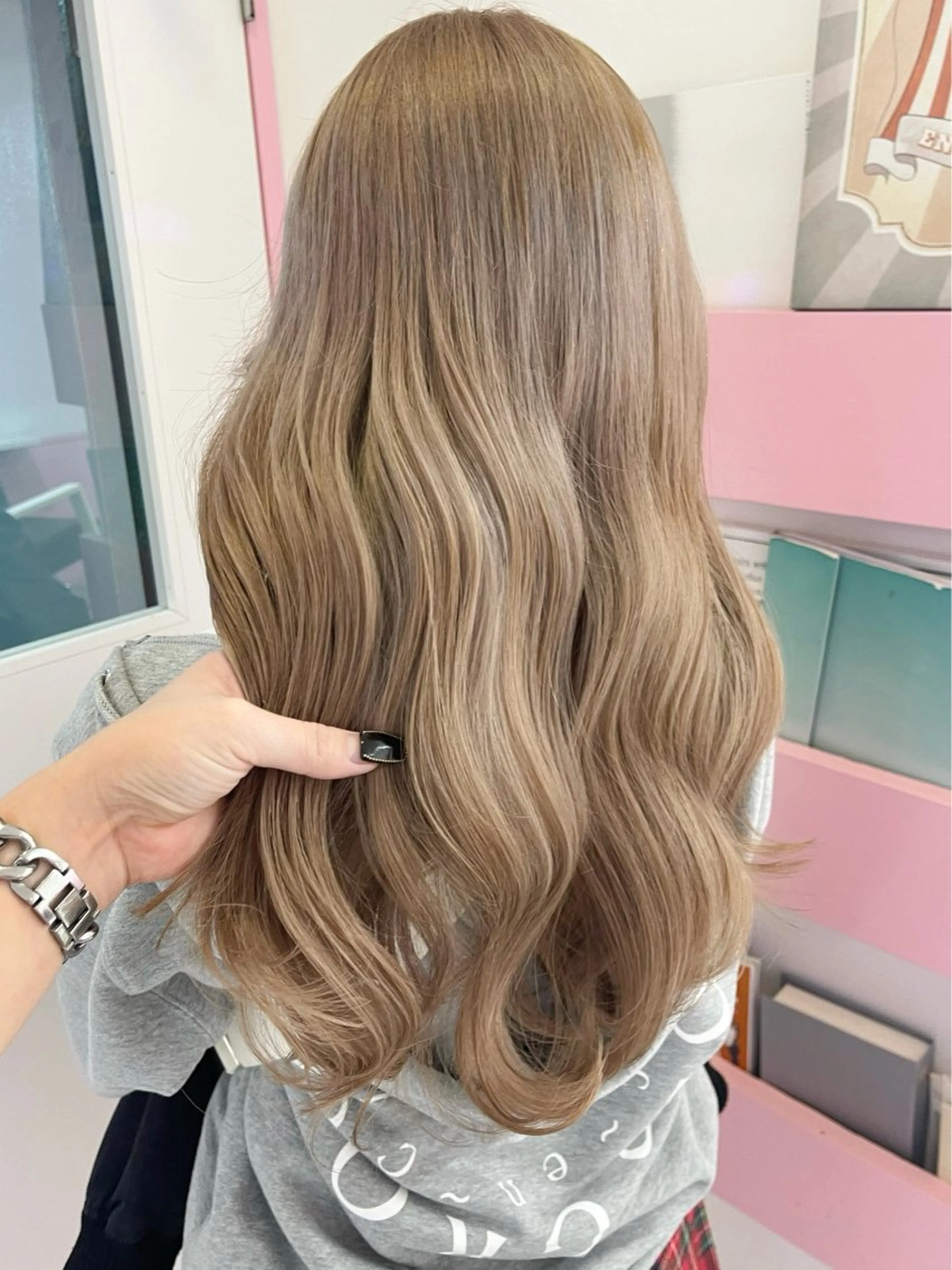 ロング カラー ヘアカラー トリートメント 🎀ミルクティー/暖 色×レイヤー/マリアのヘアスタイル