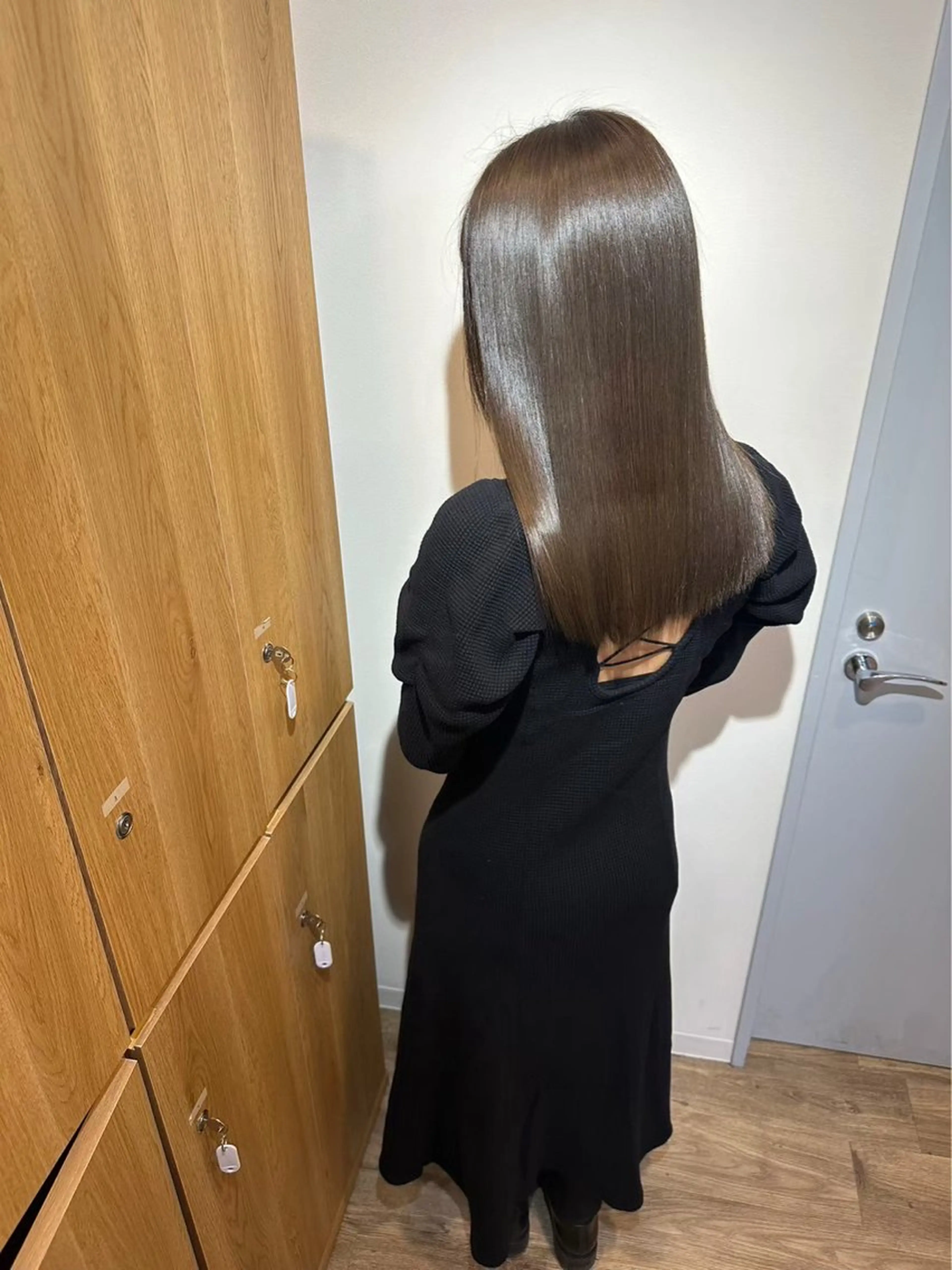 セミロング 新 心寧のヘアスタイル