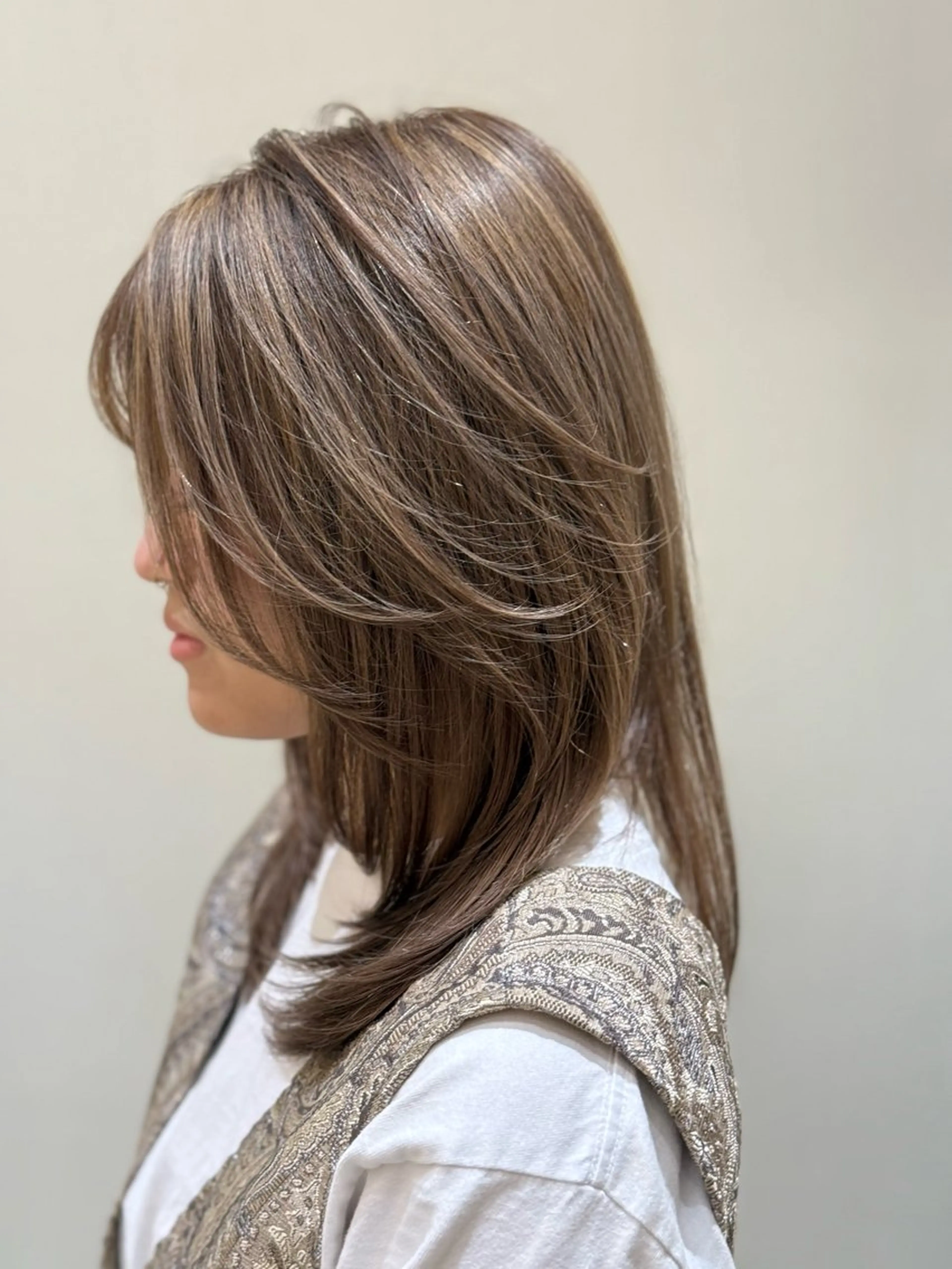 カラー ブリーチ イルミナカラー ブリーチなしカラー NYNYイオン四條畷 村上 心のヘアスタイル