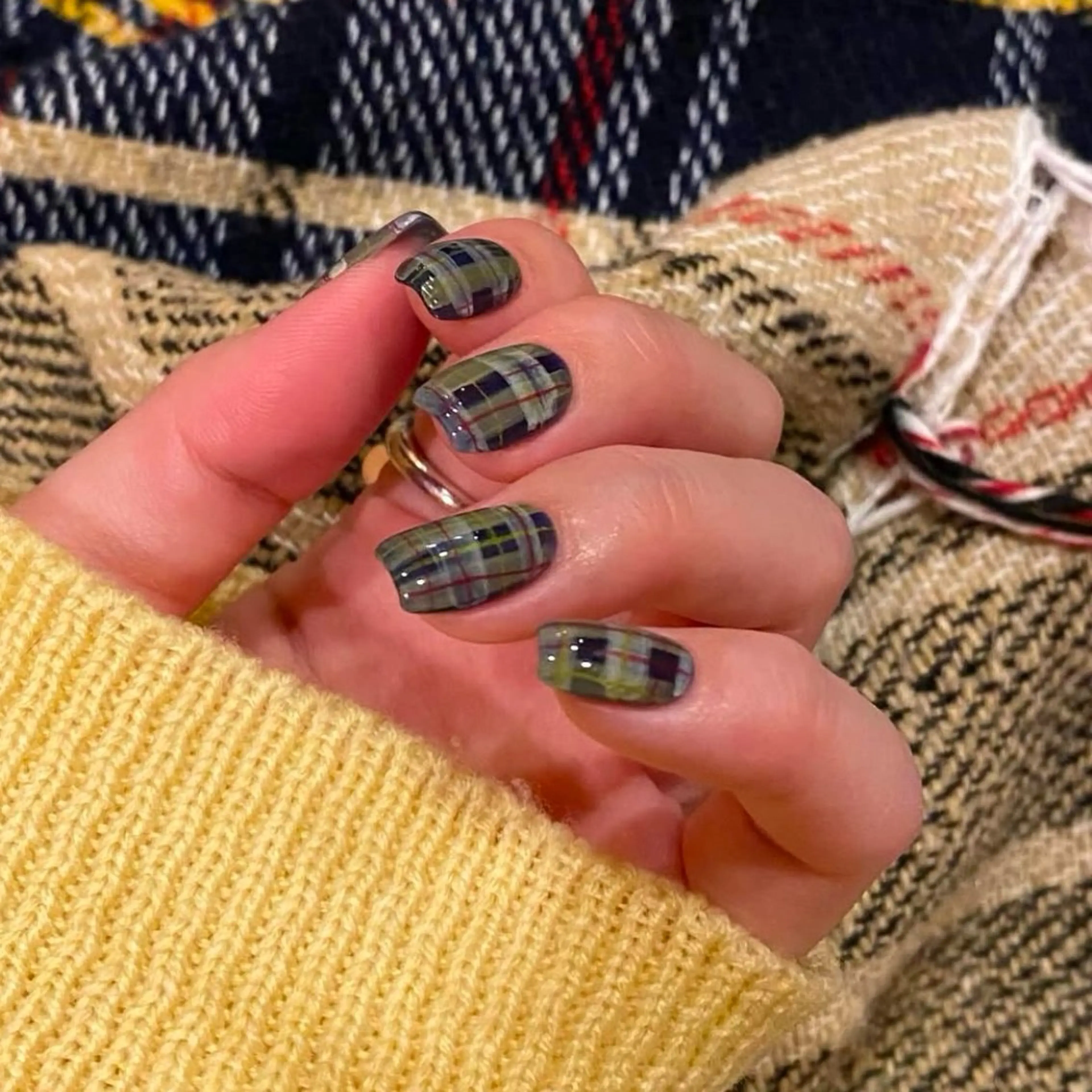 【5月限定クーポン❗️】オフなし ちぐはぐネイルの写真