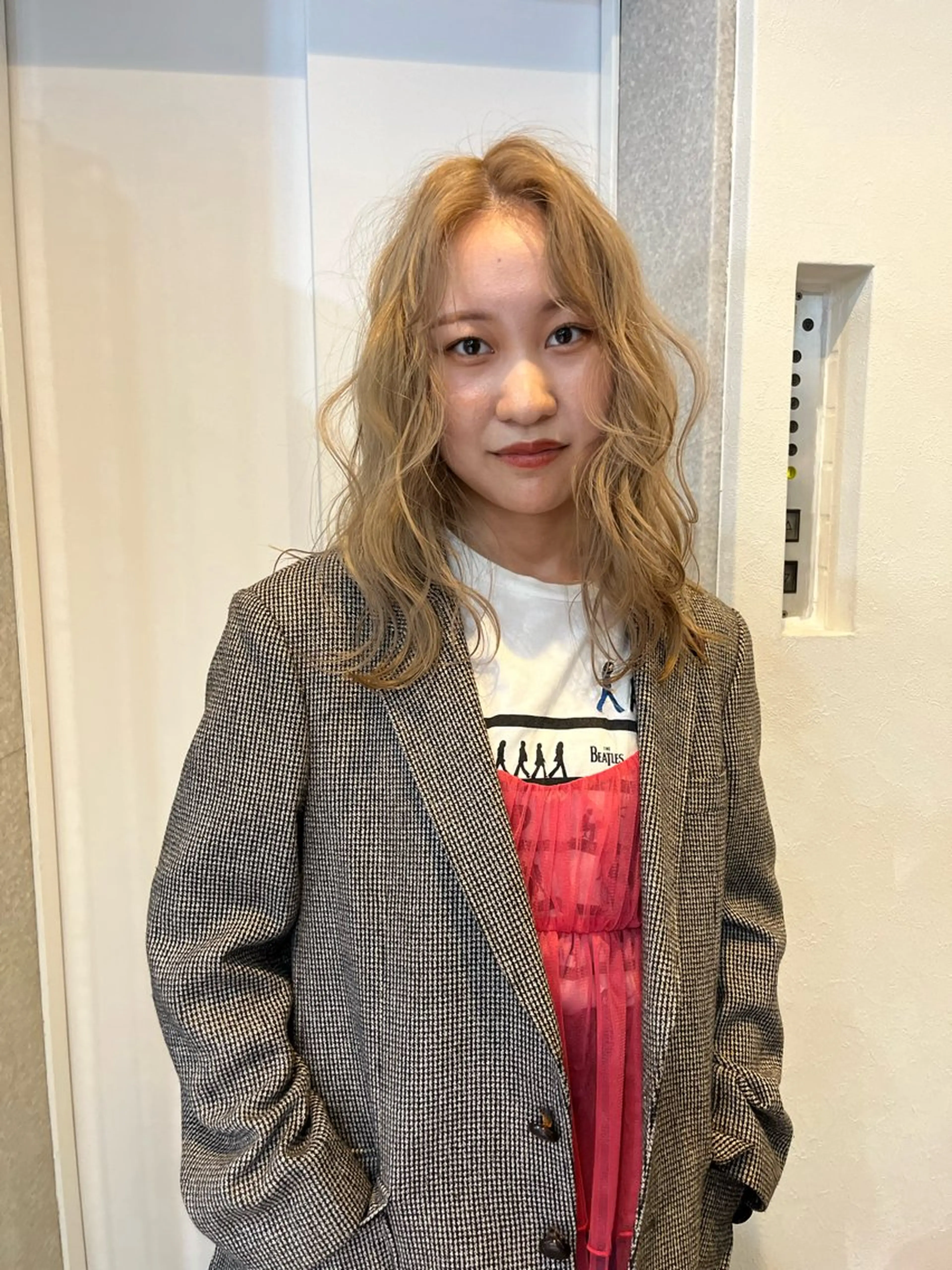 セミロング カラー ベージュカラー ブリーチ デザインカラー ダブルカラー ハイトーンカラー 💖艶ハイトーン髪質 改善💖ケンシンのヘアスタイル