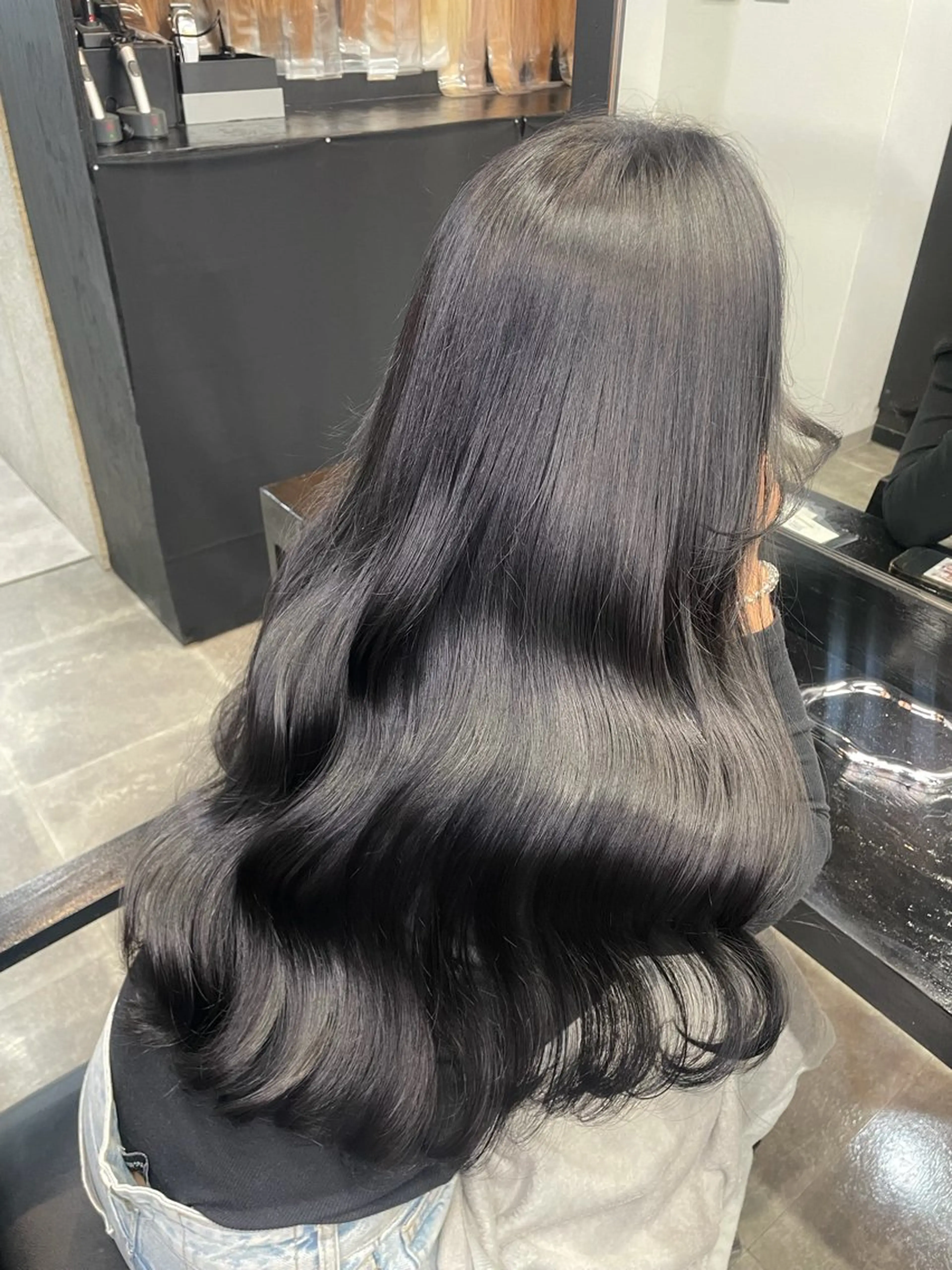 ロング カラー ヘアアレンジ 黒髪 ヘアカラー 伊藤 妃織のヘアスタイル